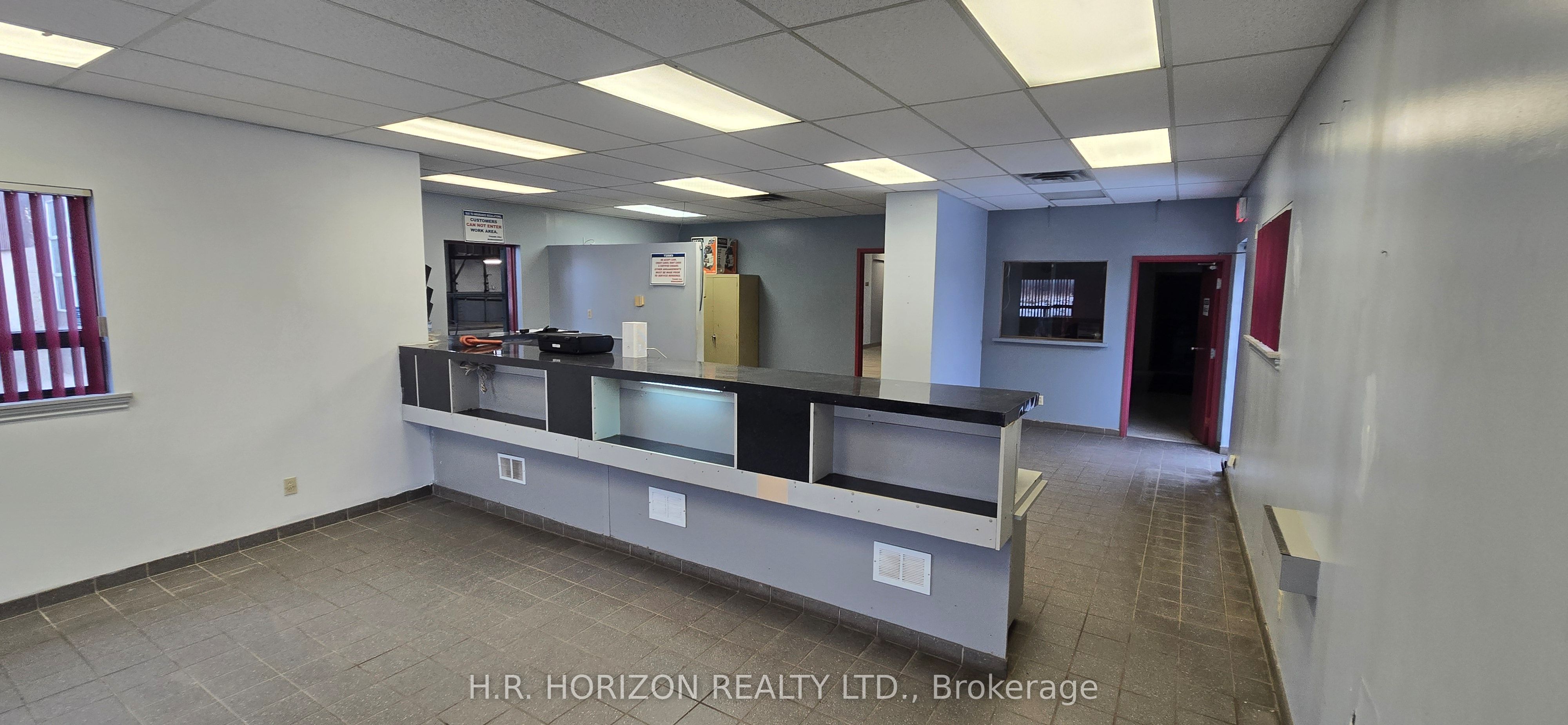 60 Industrial Parkway N Property Photo 7