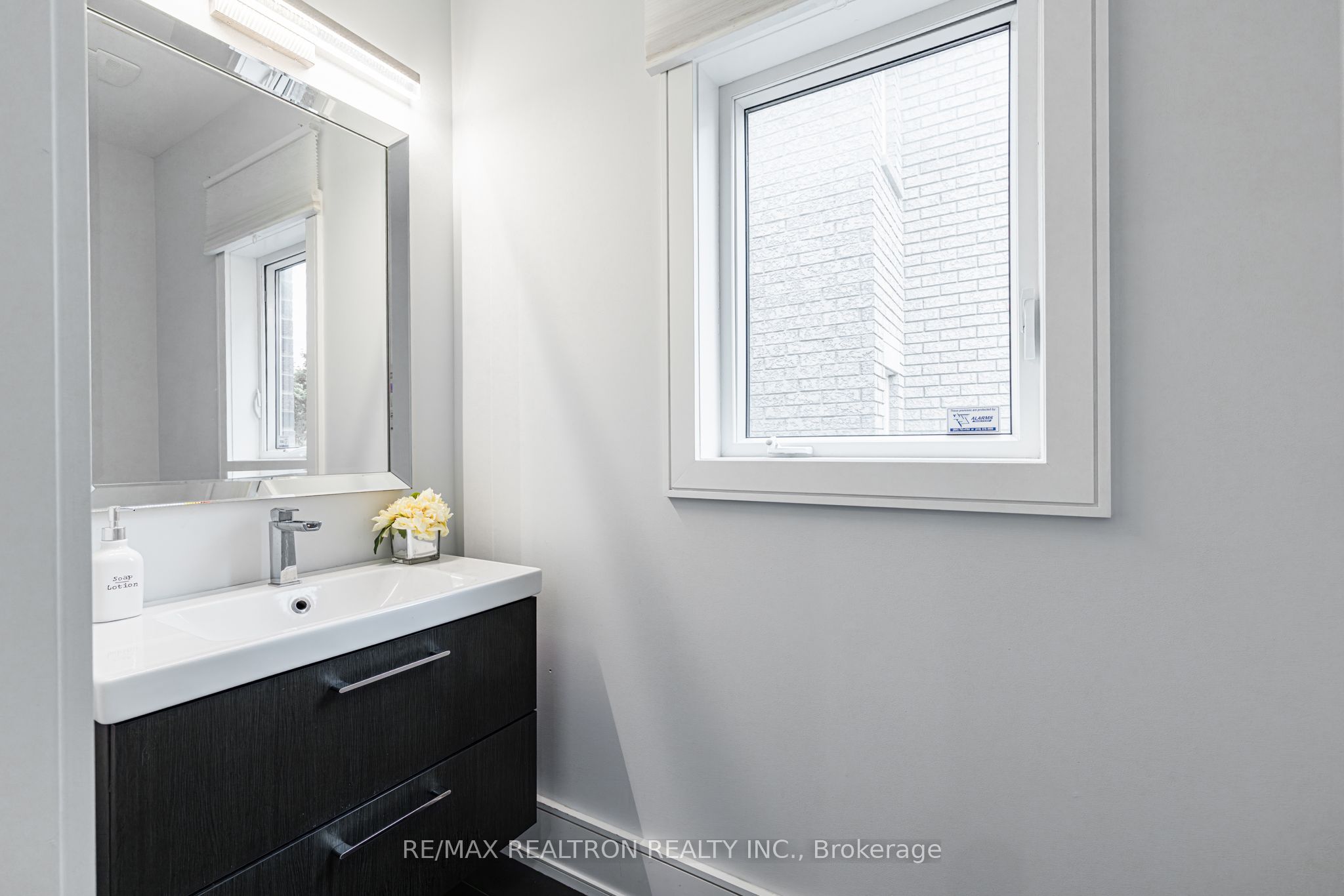 143 Shelbourne Drive Property Photo 11