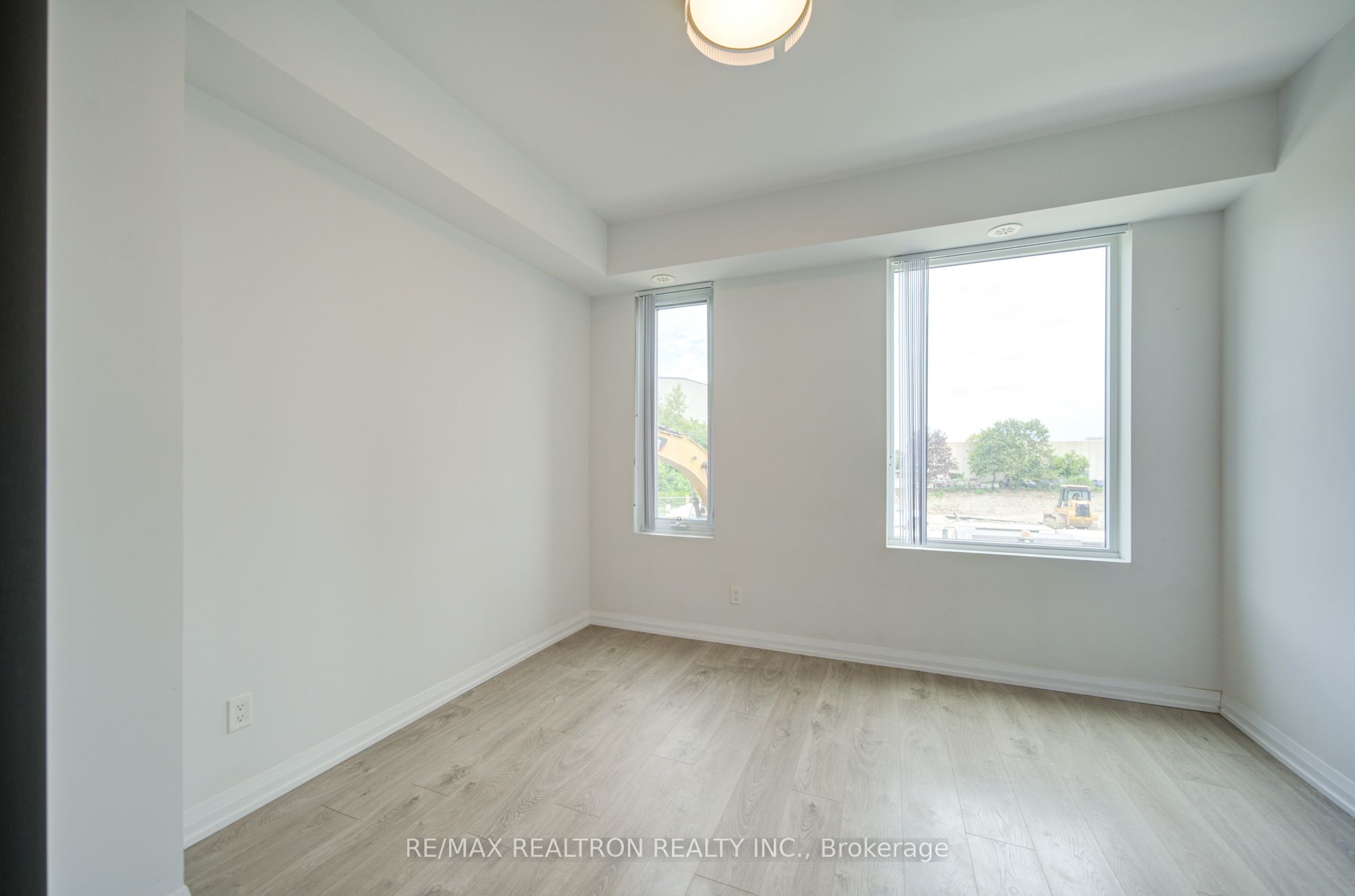 1050 Portage Parkway Th33 Property Photo 19