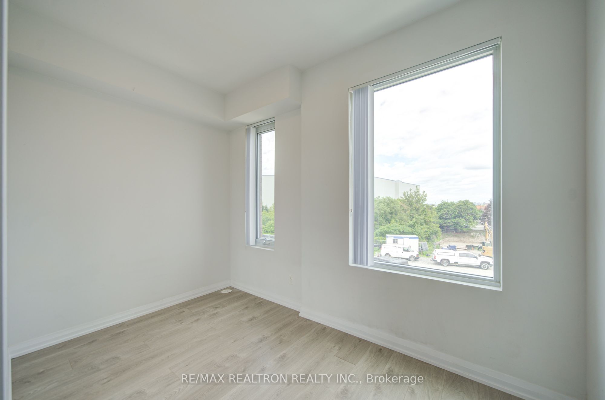 1050 Portage Parkway Th33 Property Photo 33