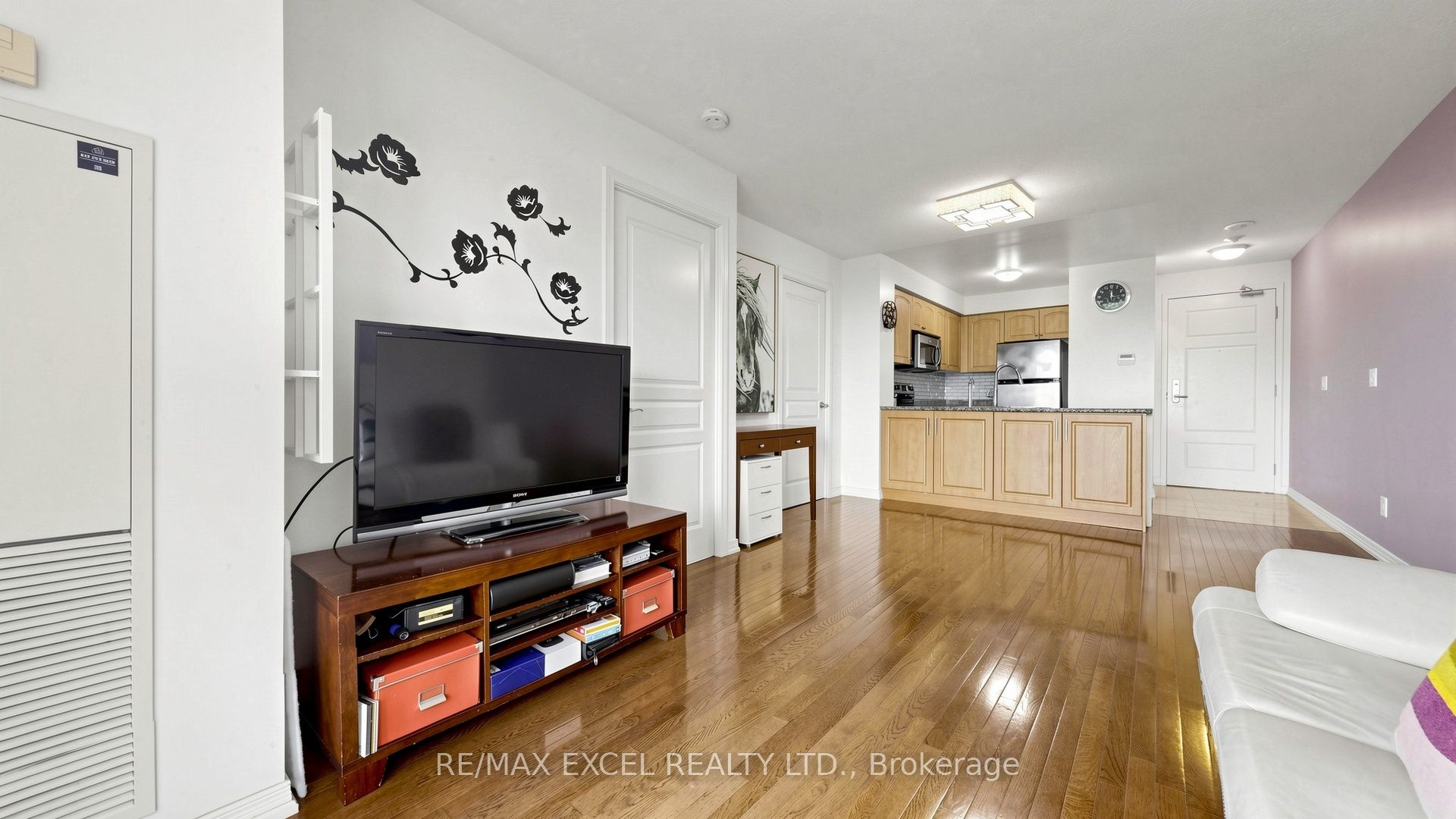 310 Red Maple Road 318 Property Photo 6