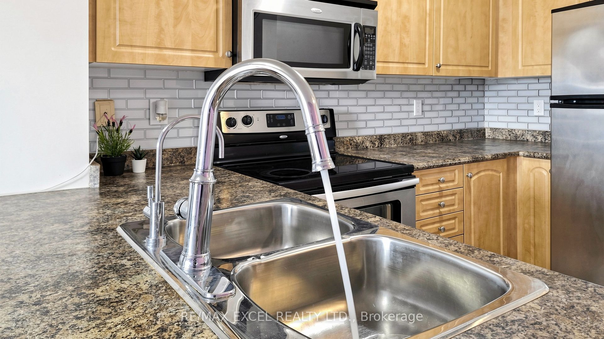 310 Red Maple Road 318 Property Photo 10