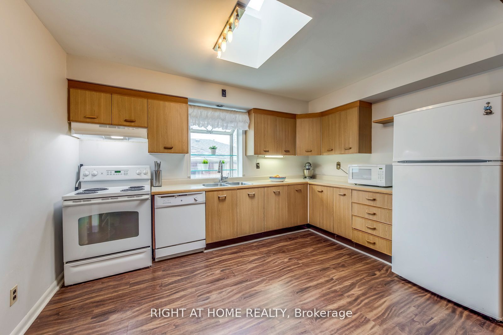 145 Highland Park Boulevard Property Photo 13