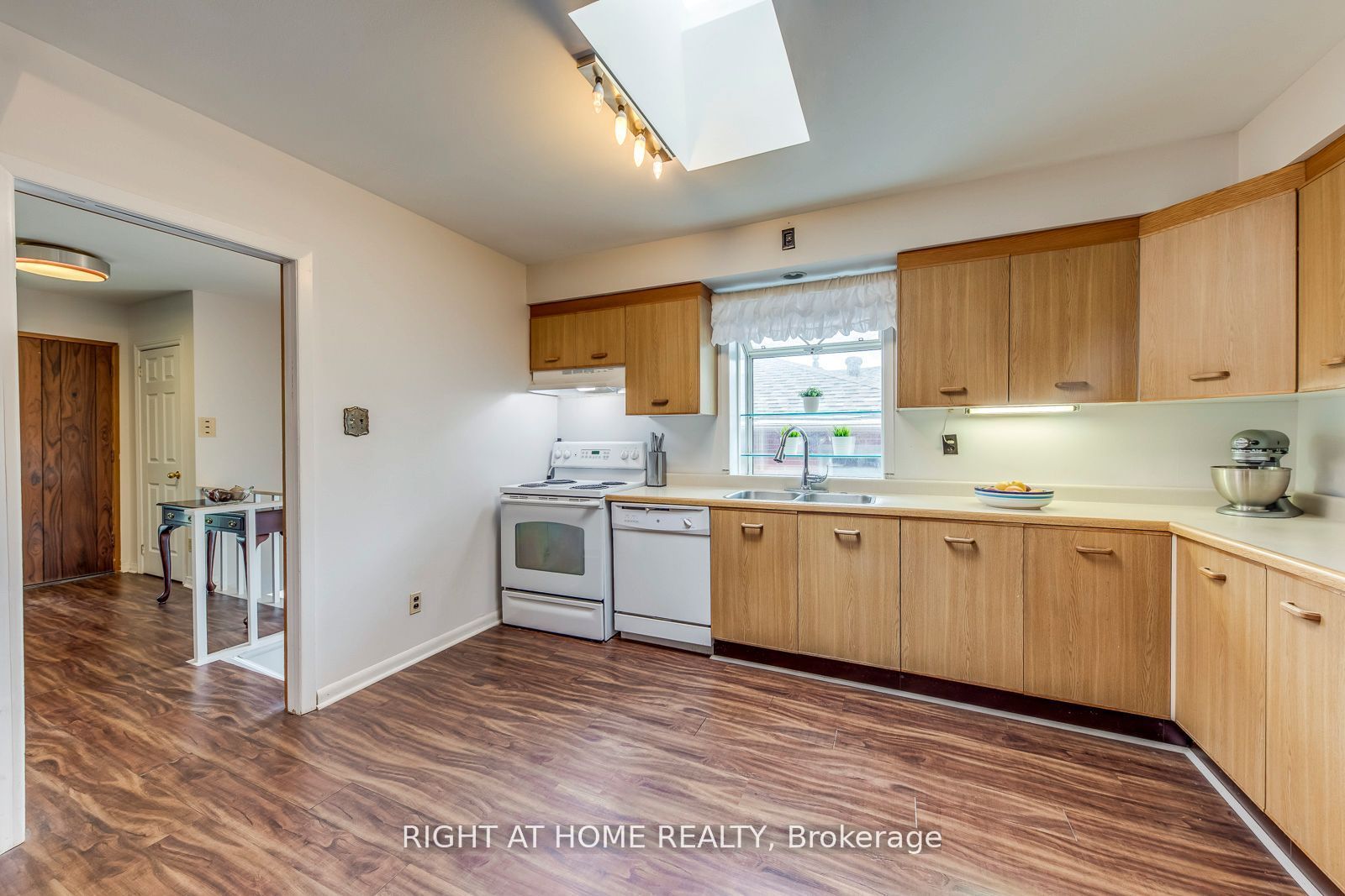 145 Highland Park Boulevard Property Photo 17