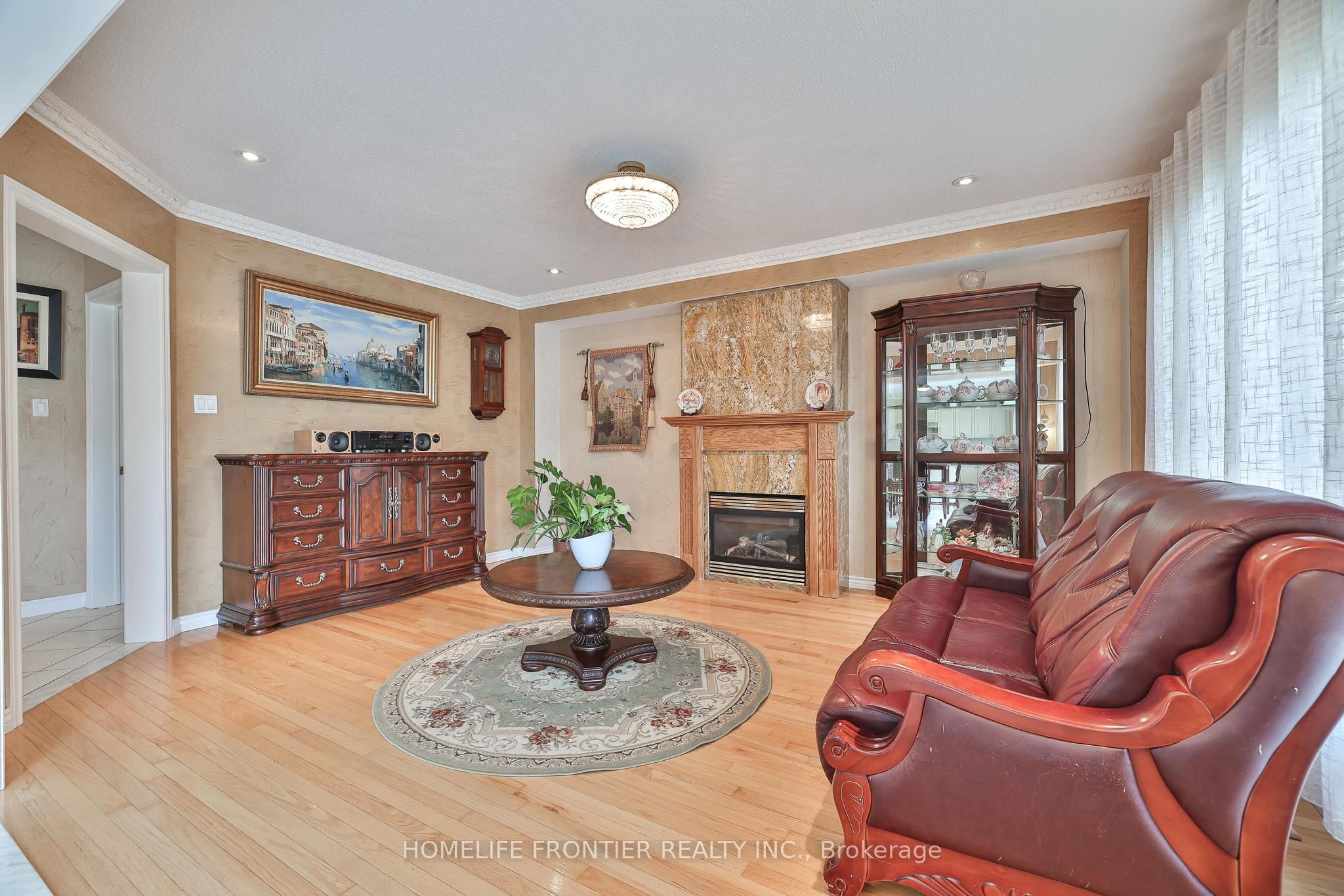 110 Red River Crescent Property Photo 8