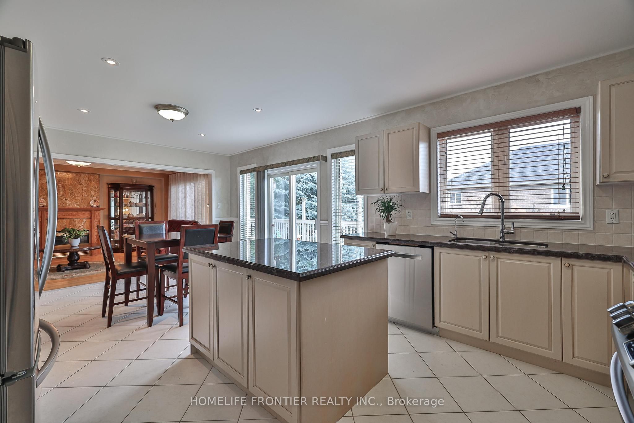 110 Red River Crescent Property Photo 15
