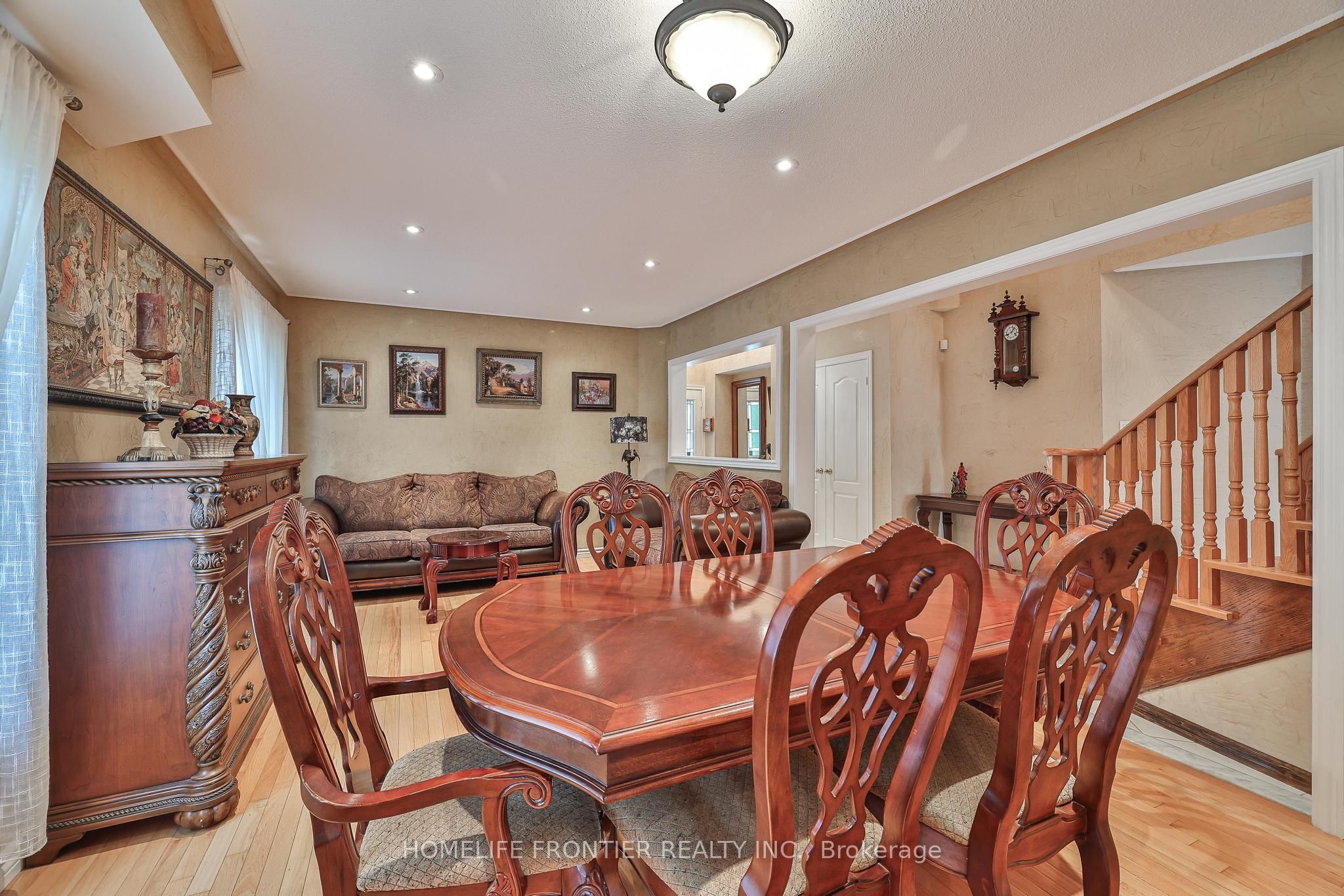 110 Red River Crescent Property Photo 16