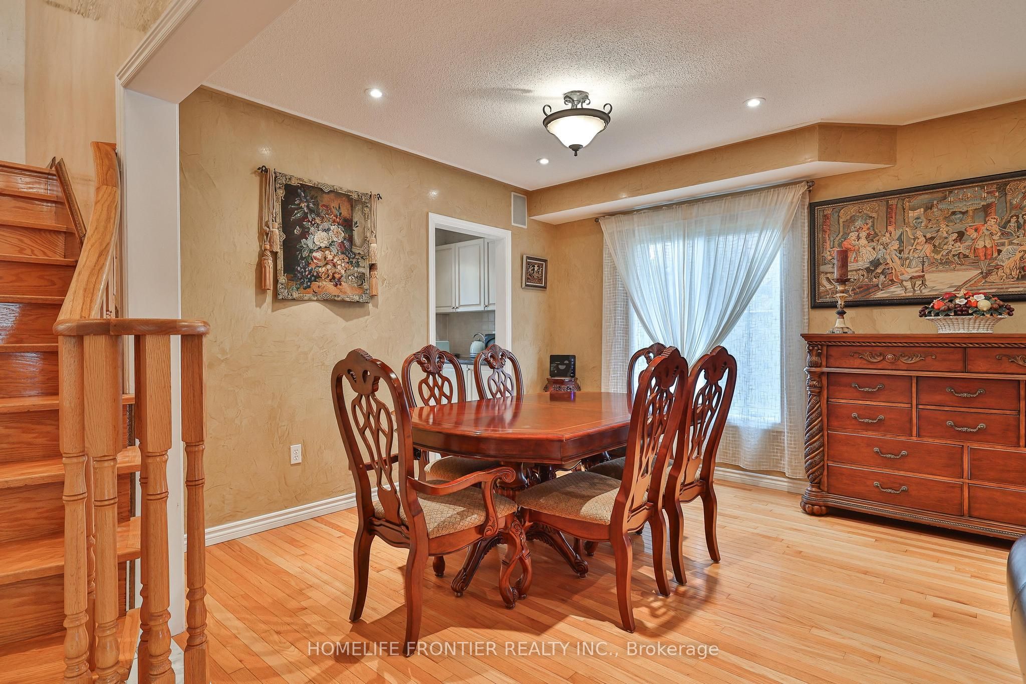110 Red River Crescent Property Photo 17