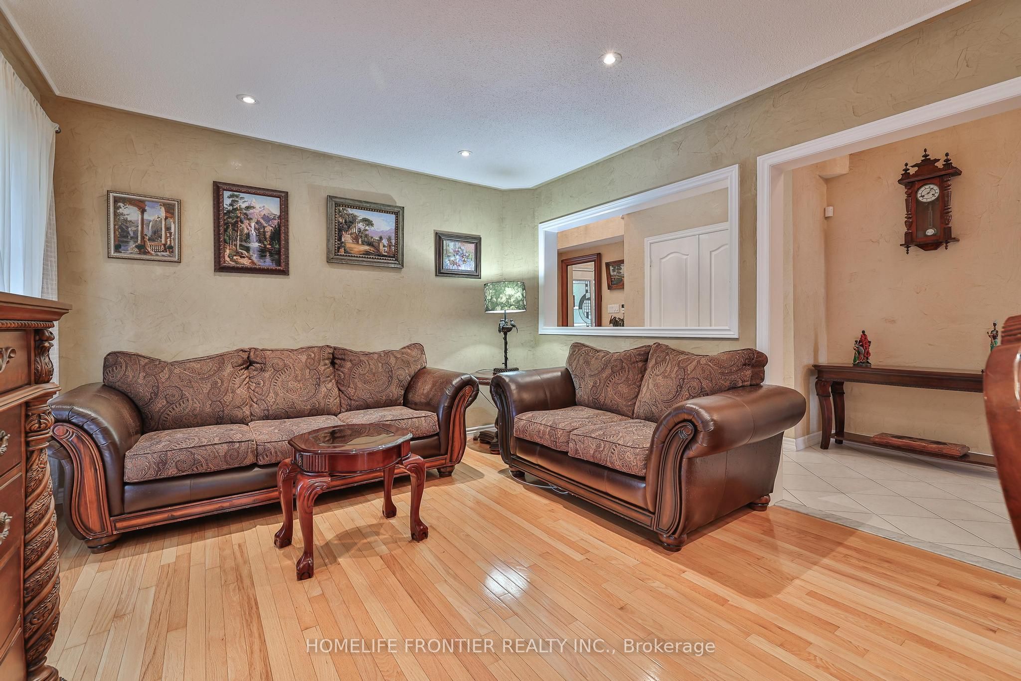 110 Red River Crescent Property Photo 18