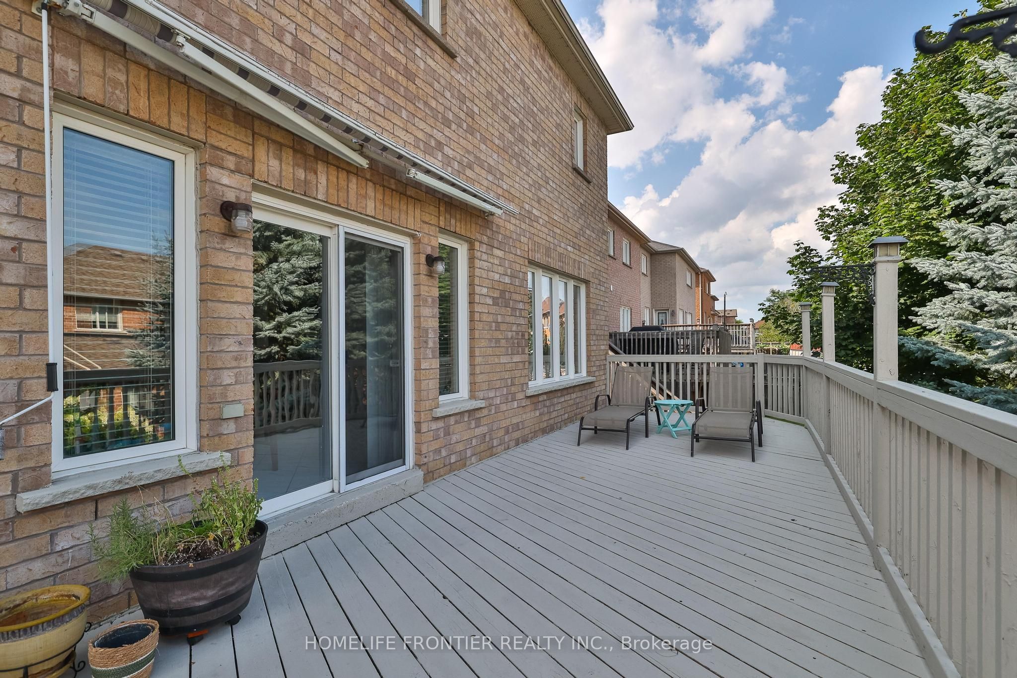 110 Red River Crescent Property Photo 22
