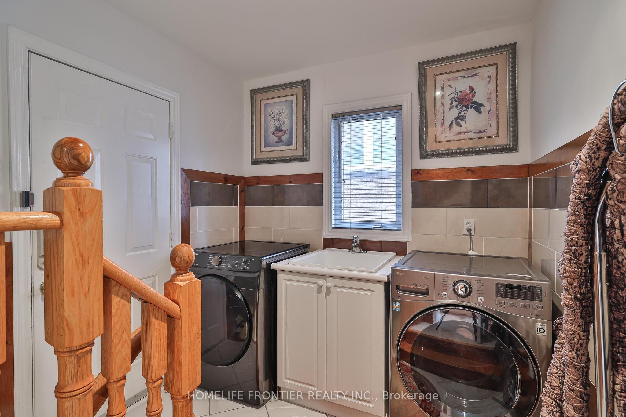 110 Red River Crescent Property Photo 24