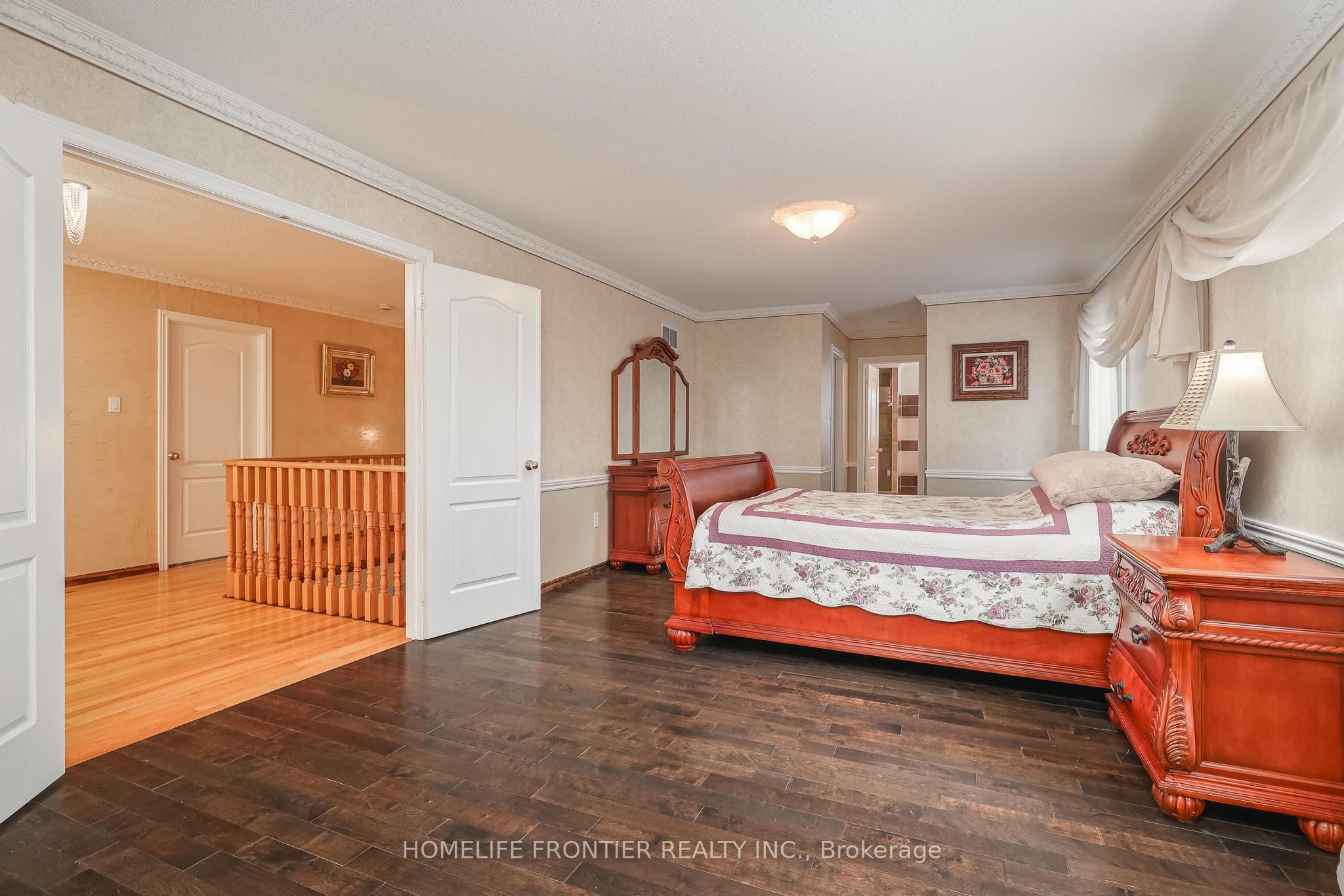 110 Red River Crescent Property Photo 34