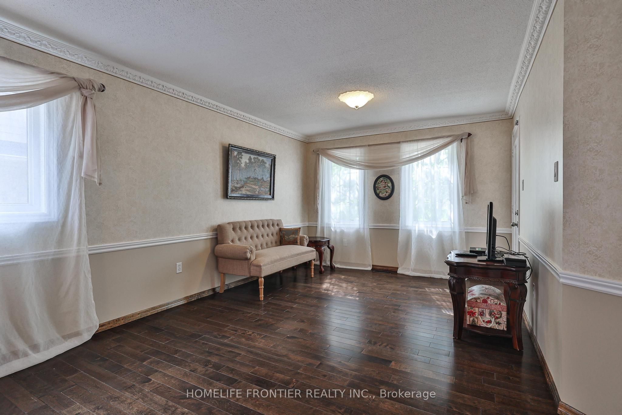 110 Red River Crescent Property Photo 37