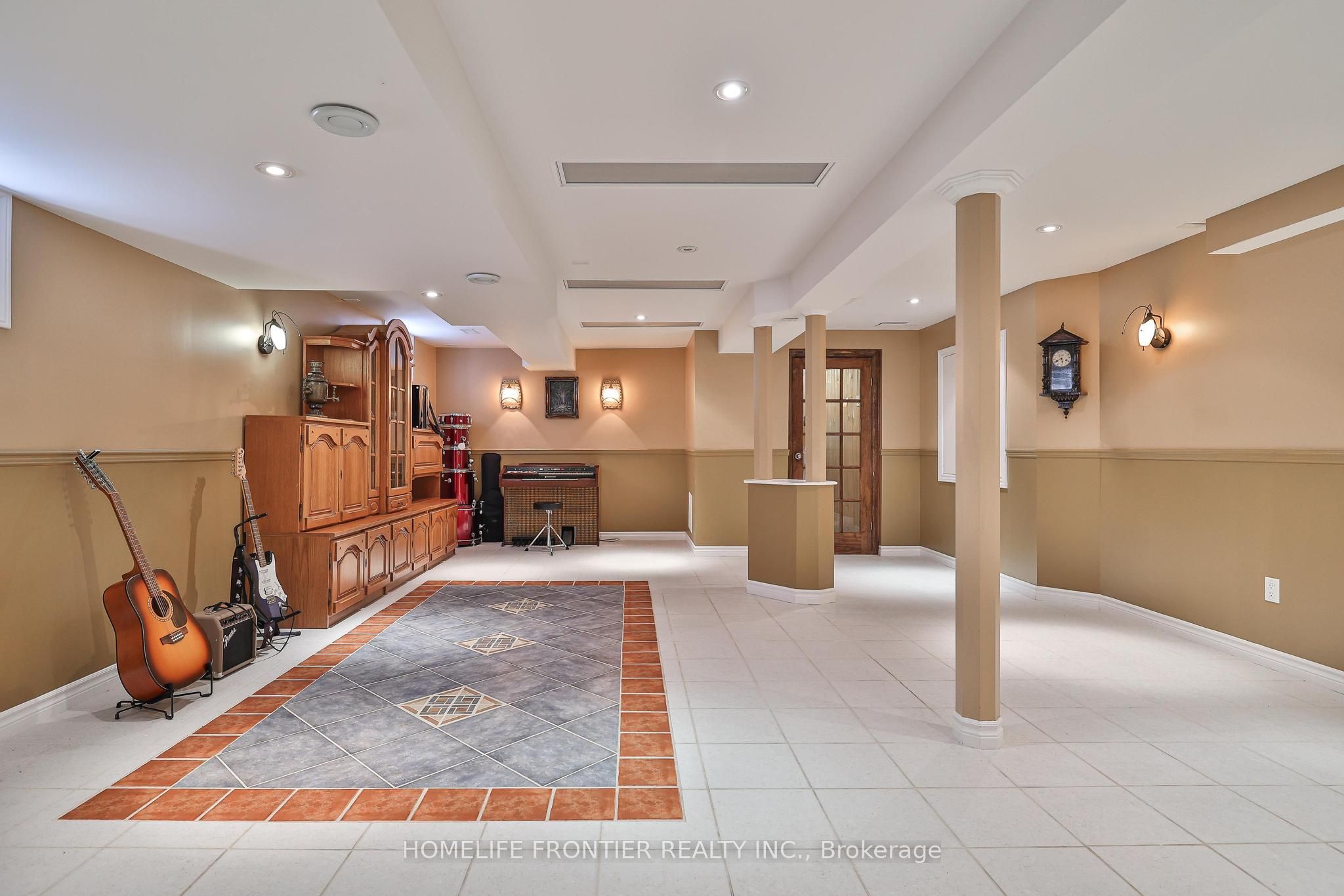 110 Red River Crescent Property Photo 41
