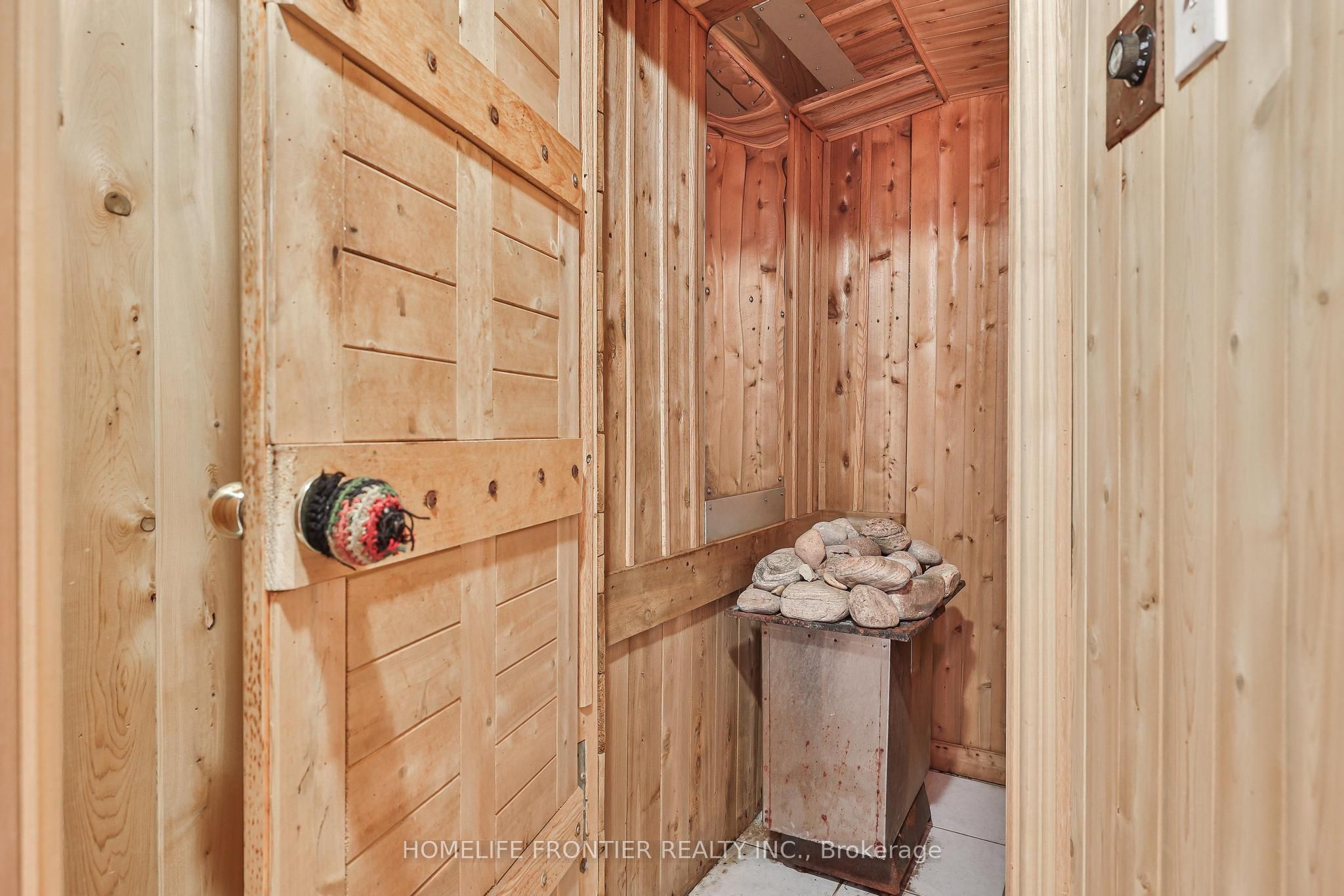 110 Red River Crescent Property Photo 43