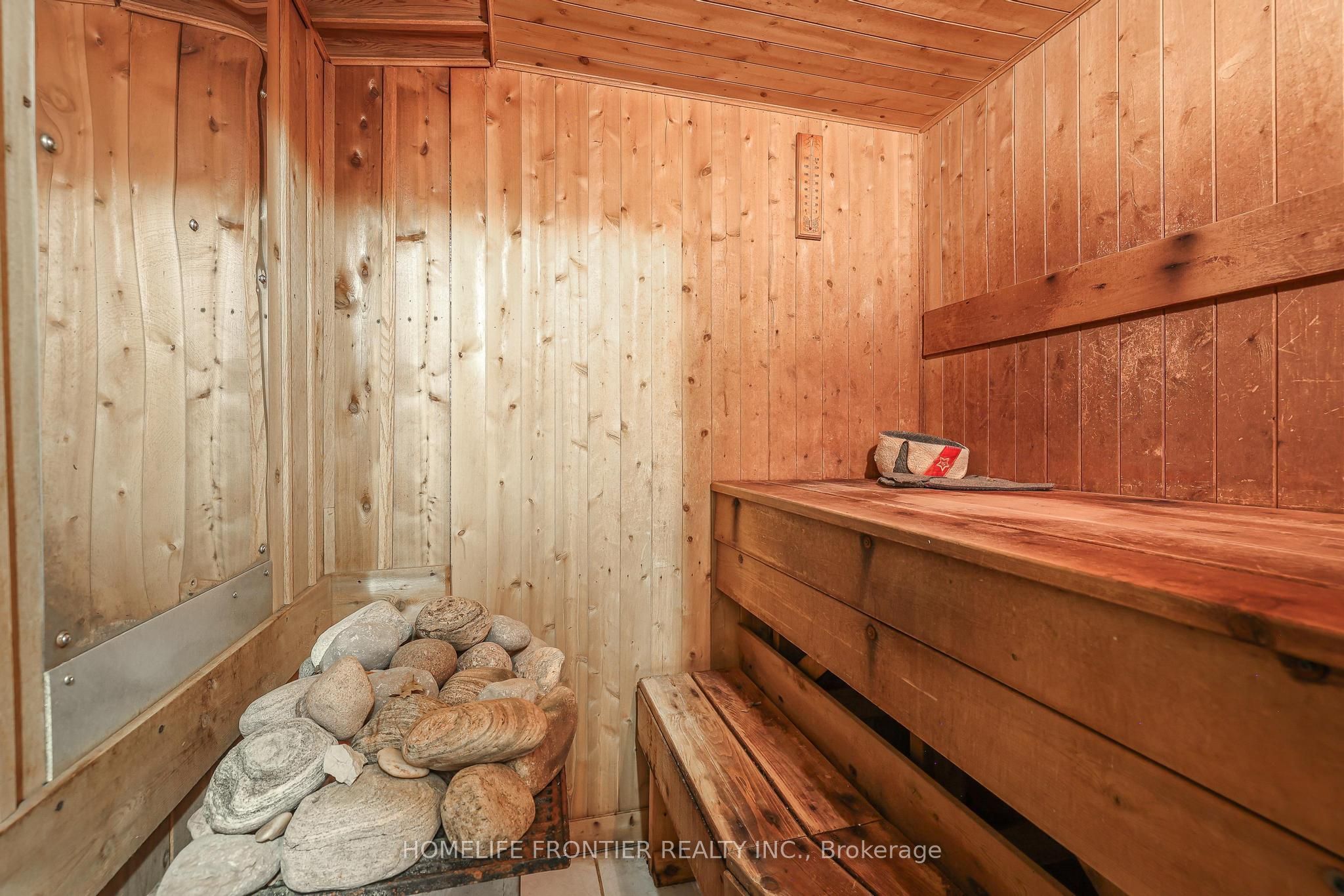 110 Red River Crescent Property Photo 44