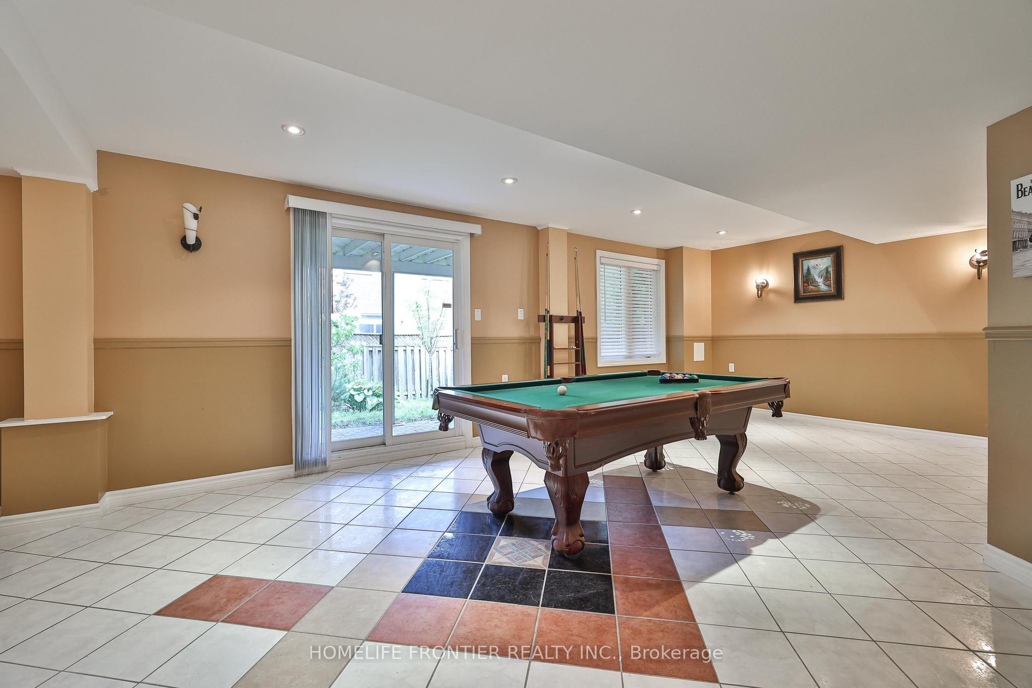 110 Red River Crescent Property Photo 48
