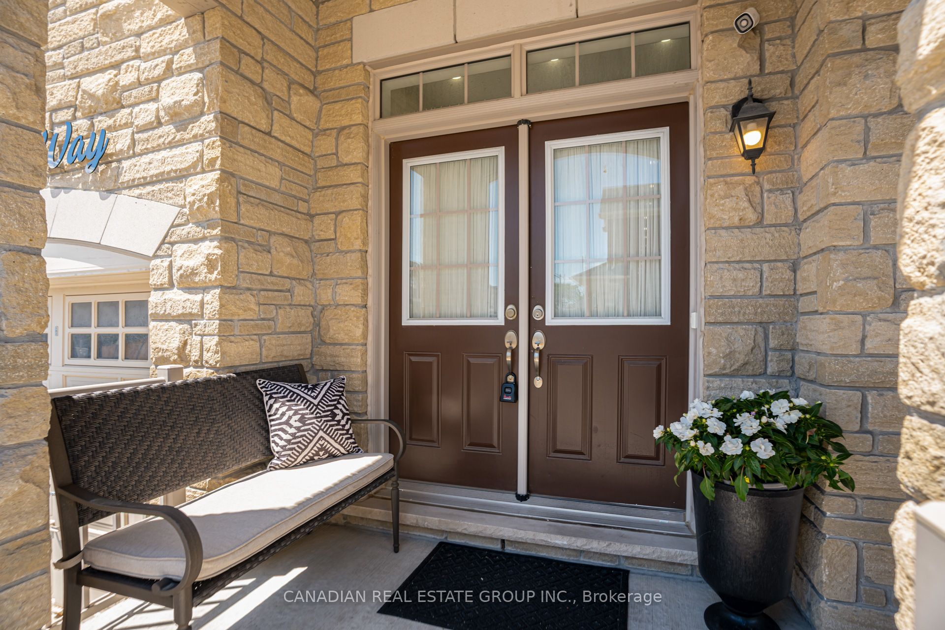 54 Ryler Way Property Photo 4