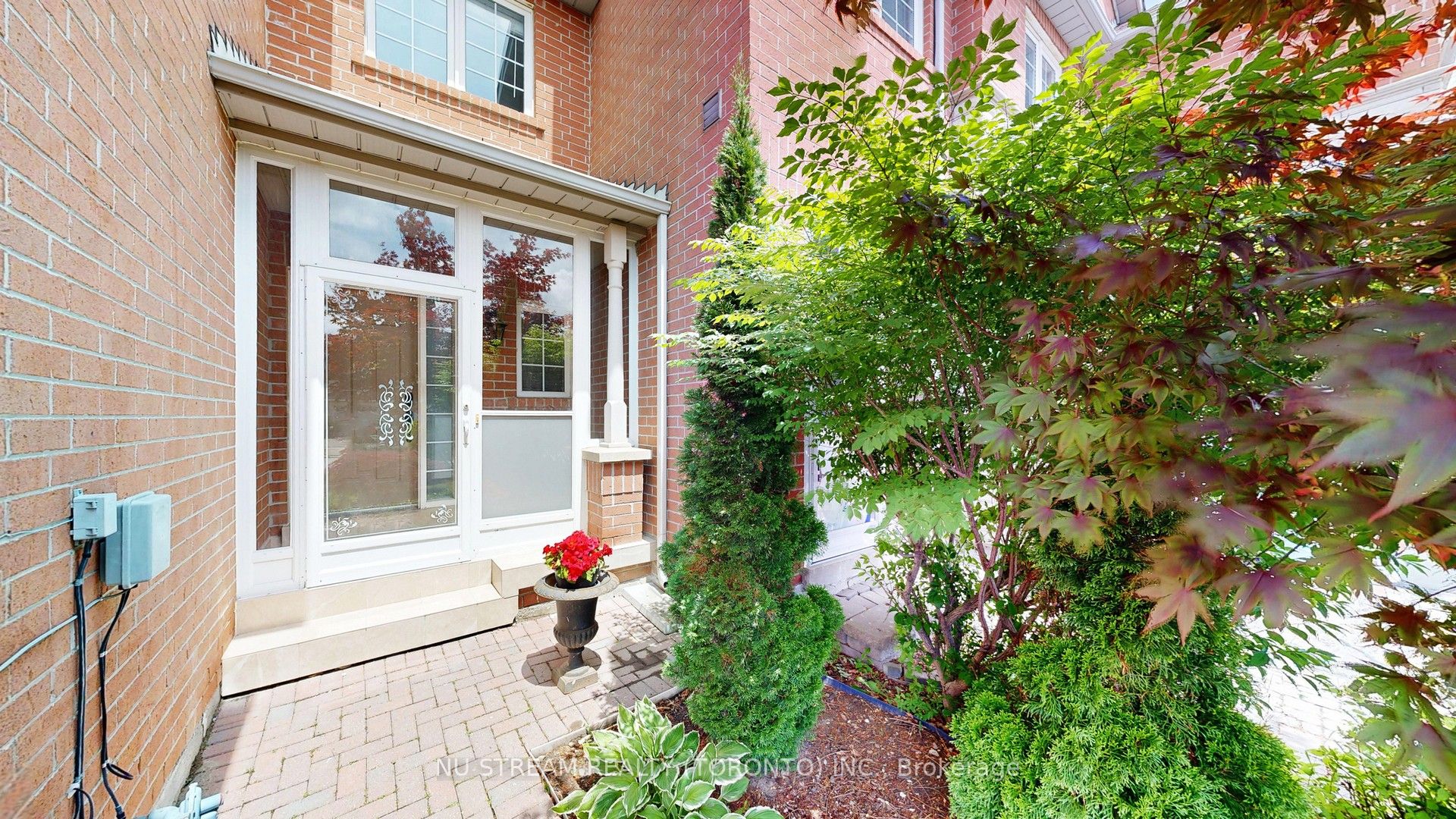 60 Nottingham Drive Property Photo 3