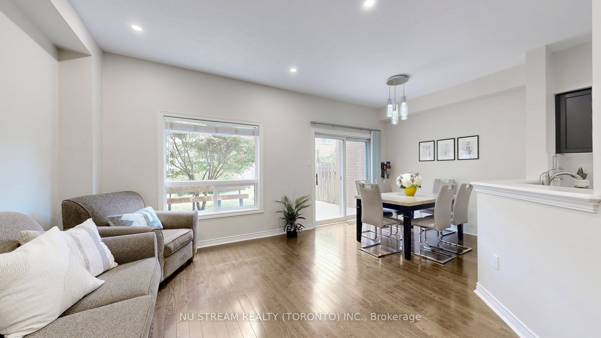 60 Nottingham Drive Property Photo 6
