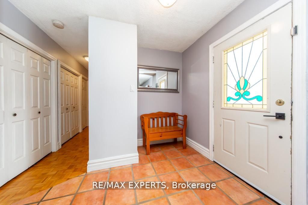 7440 17th Side Road Property Photo 4