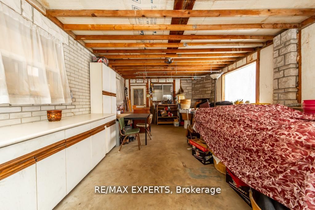 7440 17th Side Road Property Photo 18