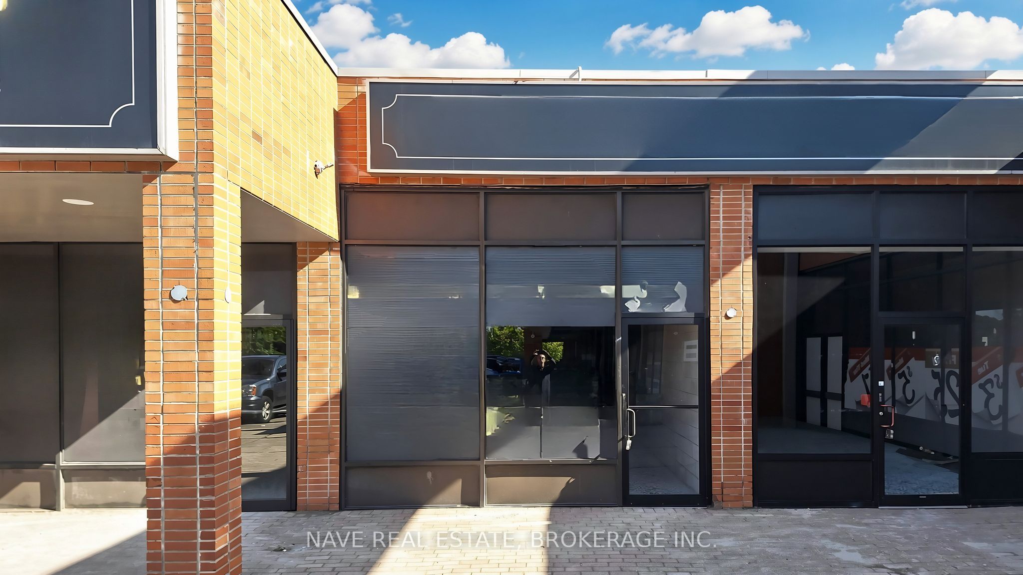 16925 Yonge Street 14 Property Photo 6