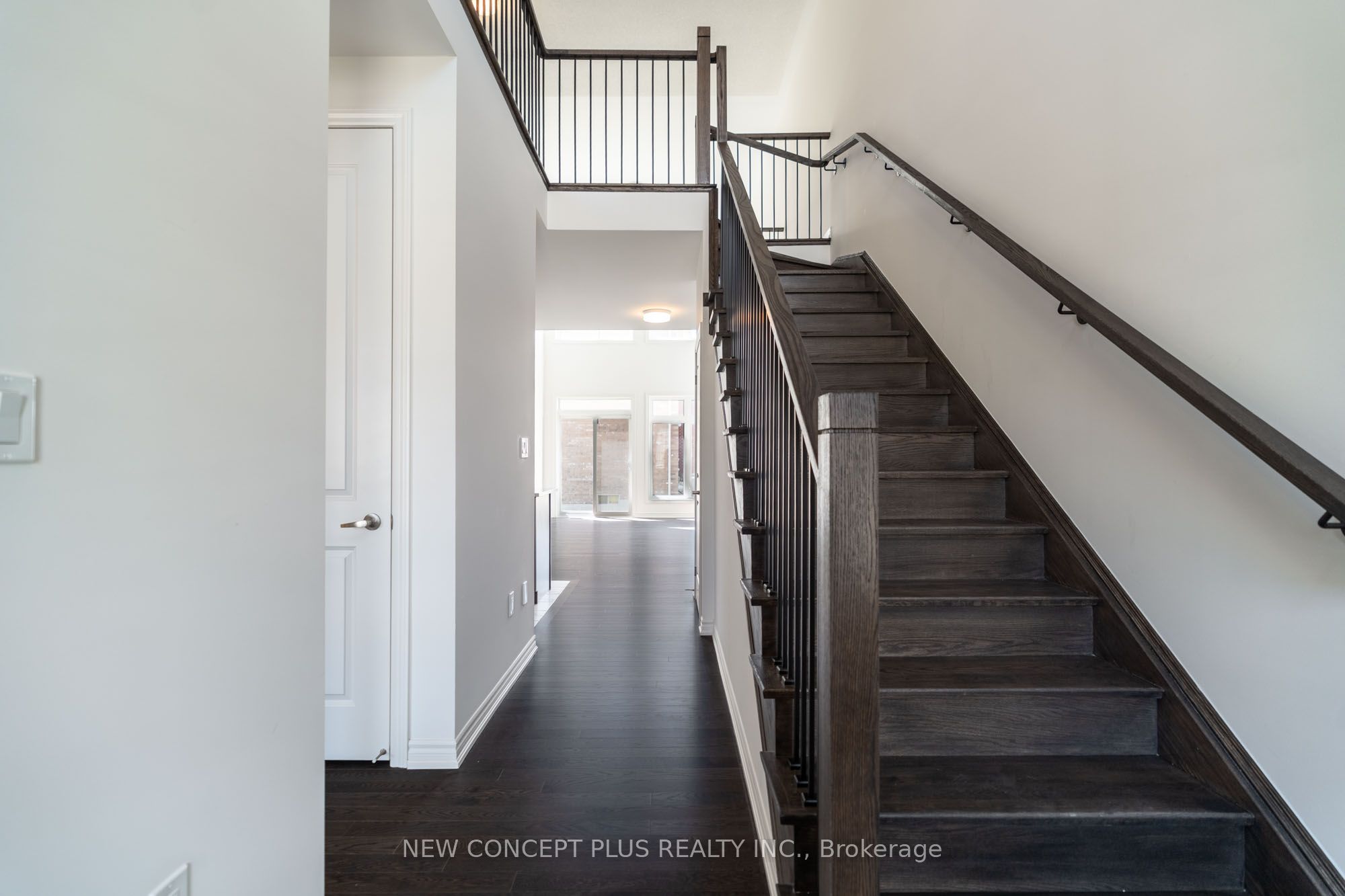 10 Mayapple Street Property Photo 2