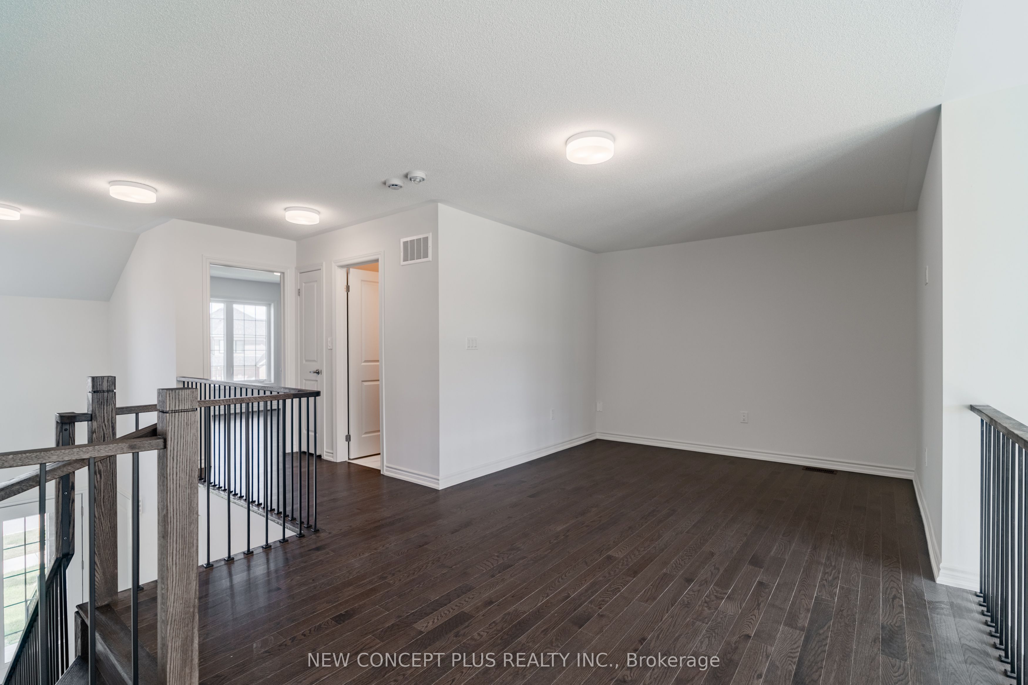 10 Mayapple Street Property Photo 11