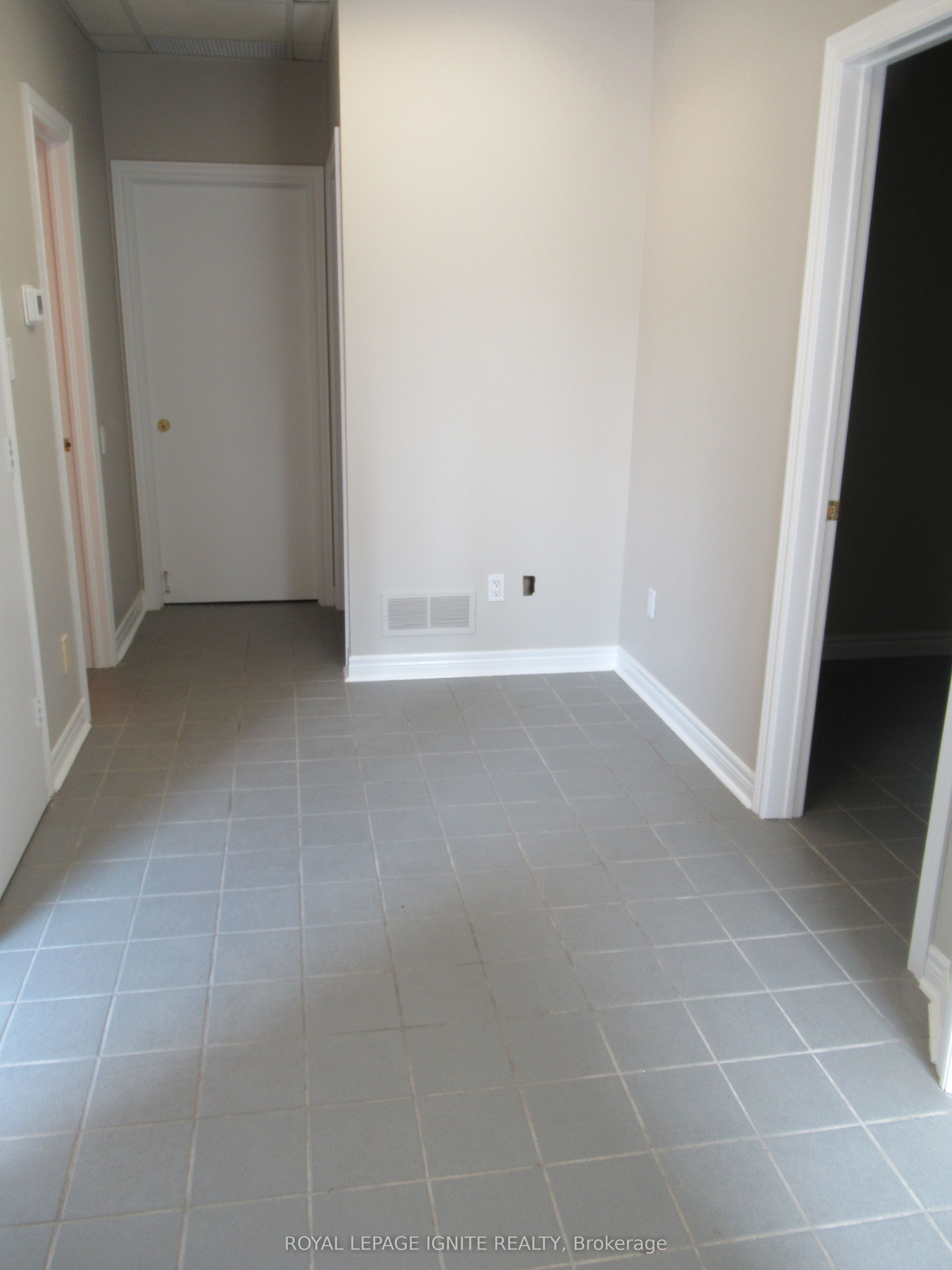 400 Creditstone Road 32 Property Photo 10