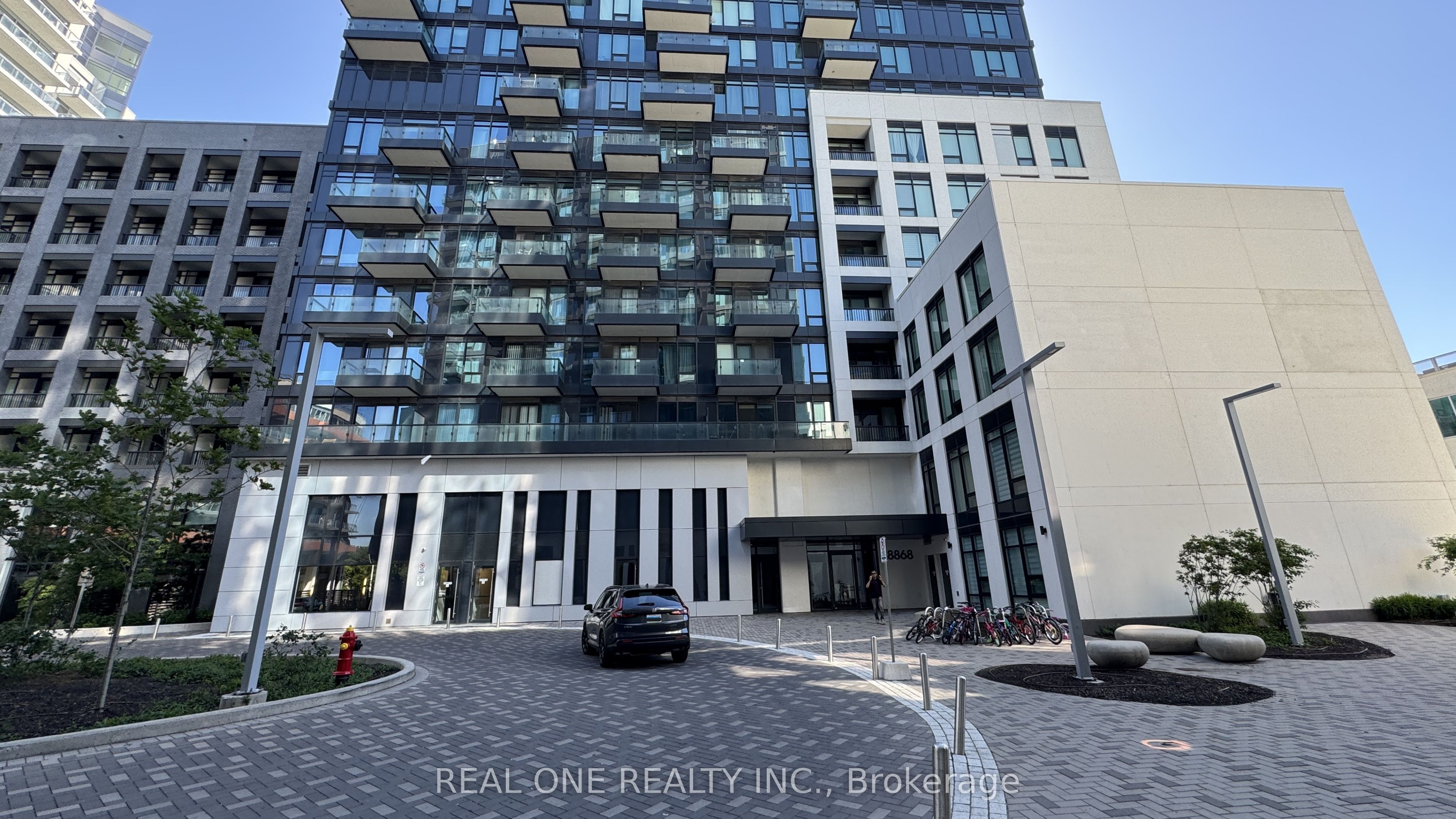 8868 Yonge Street 201e Property Photo 3
