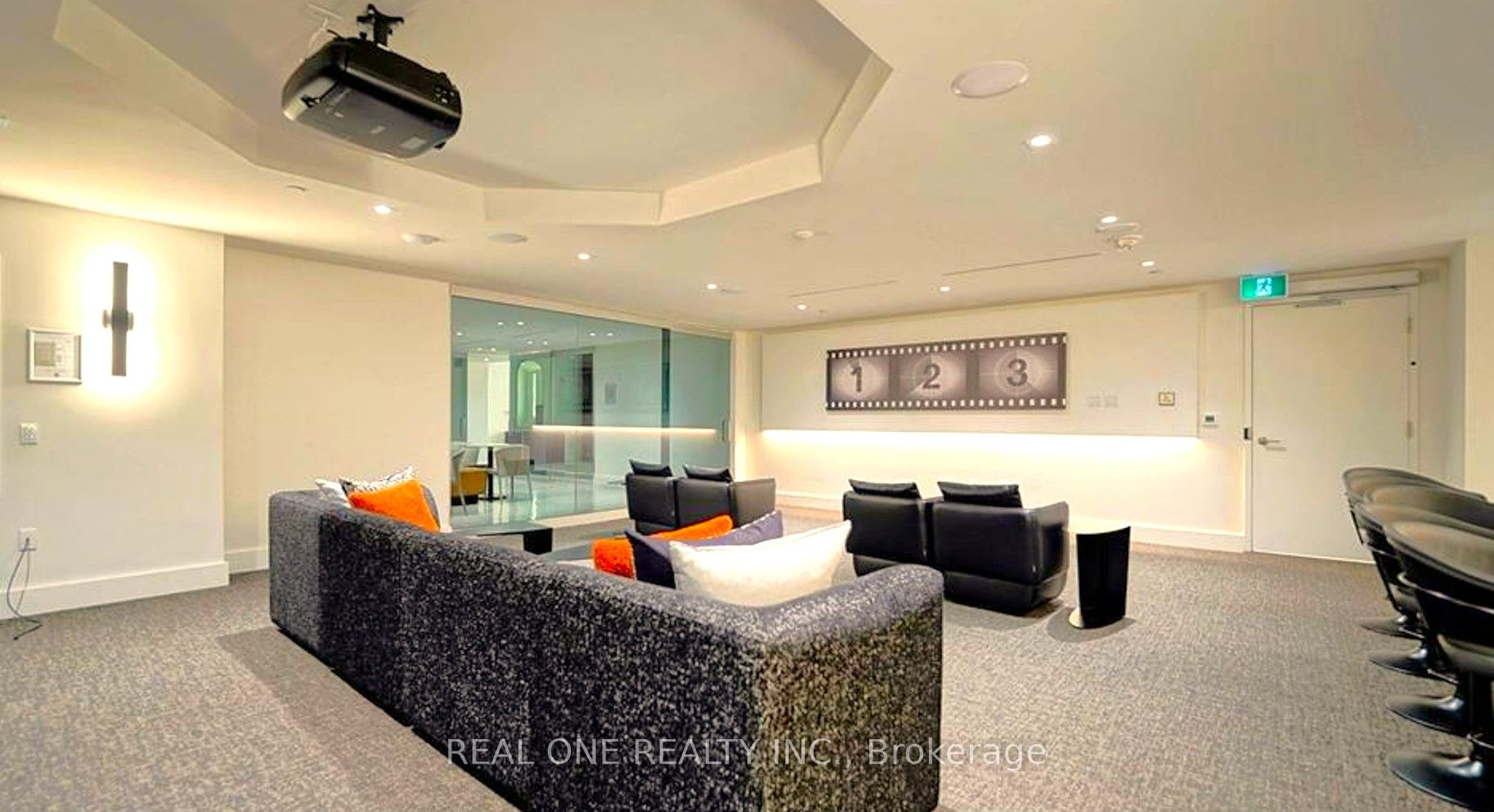 8868 Yonge Street 201e Property Photo 31
