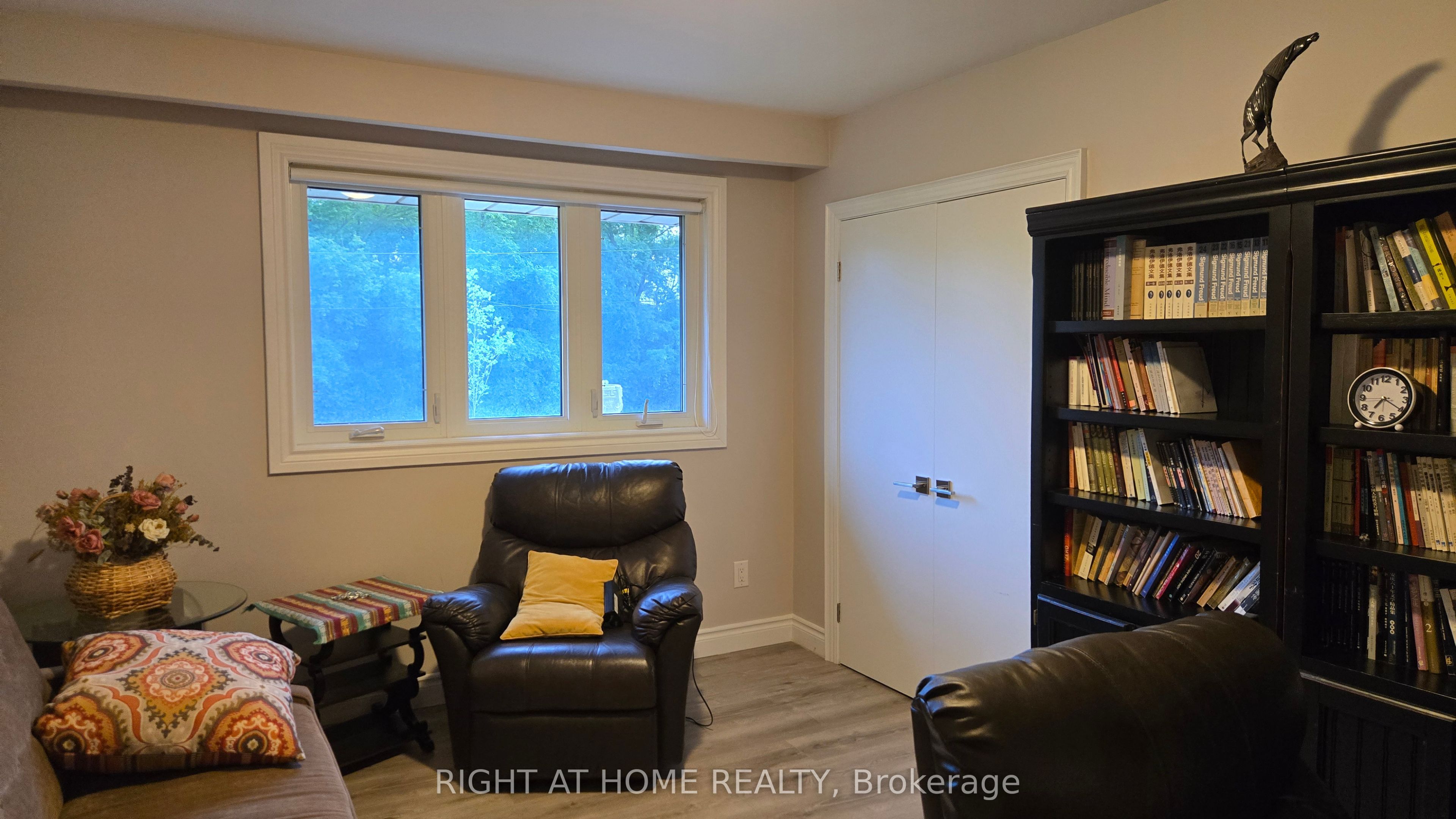 20 May Avenue Property Photo 10
