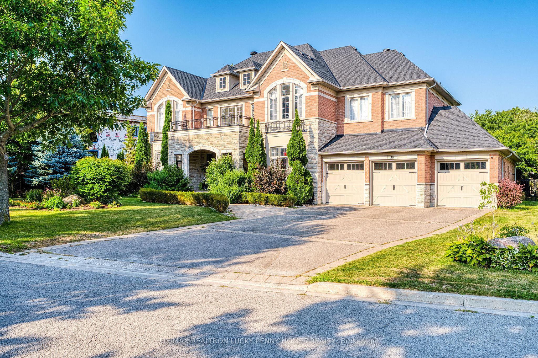 30 Bernadotte Drive Property Photo 4