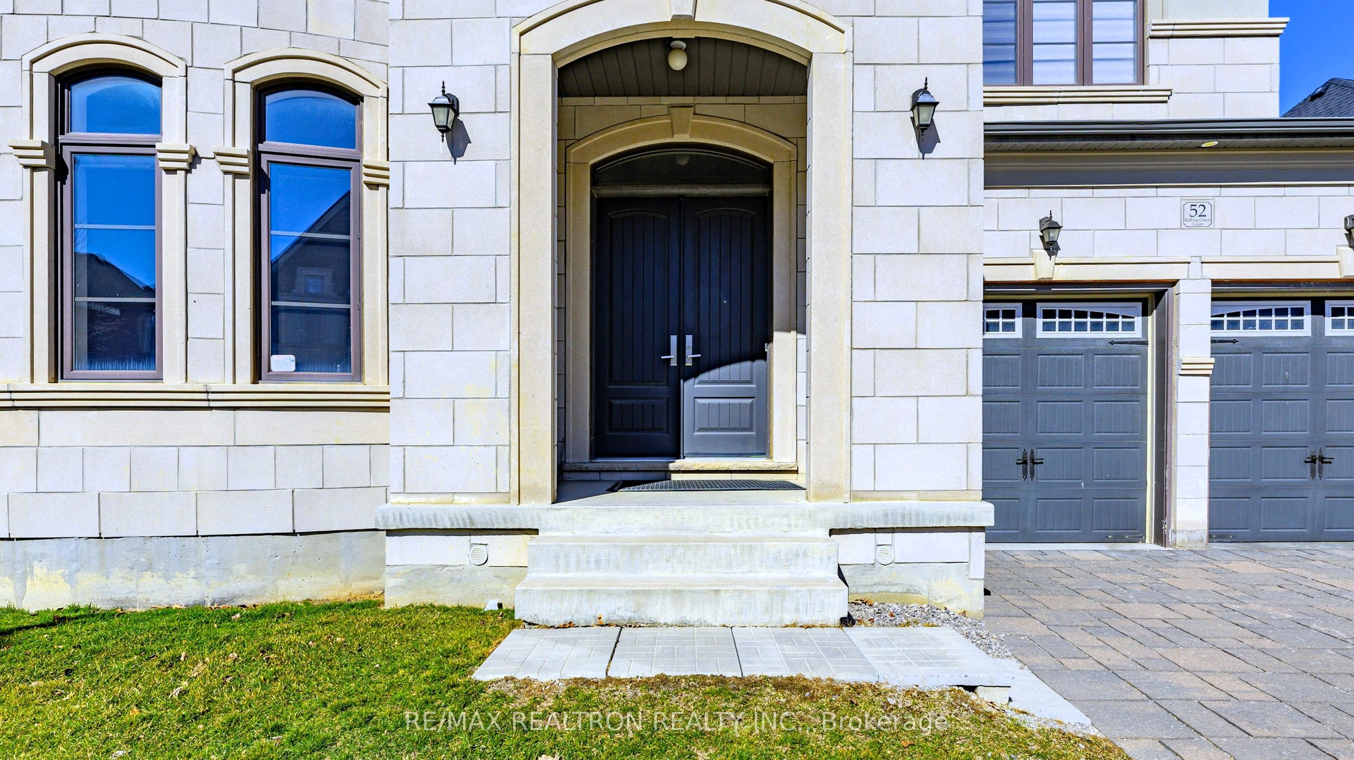 52 Rolling Green Court Property Photo 6