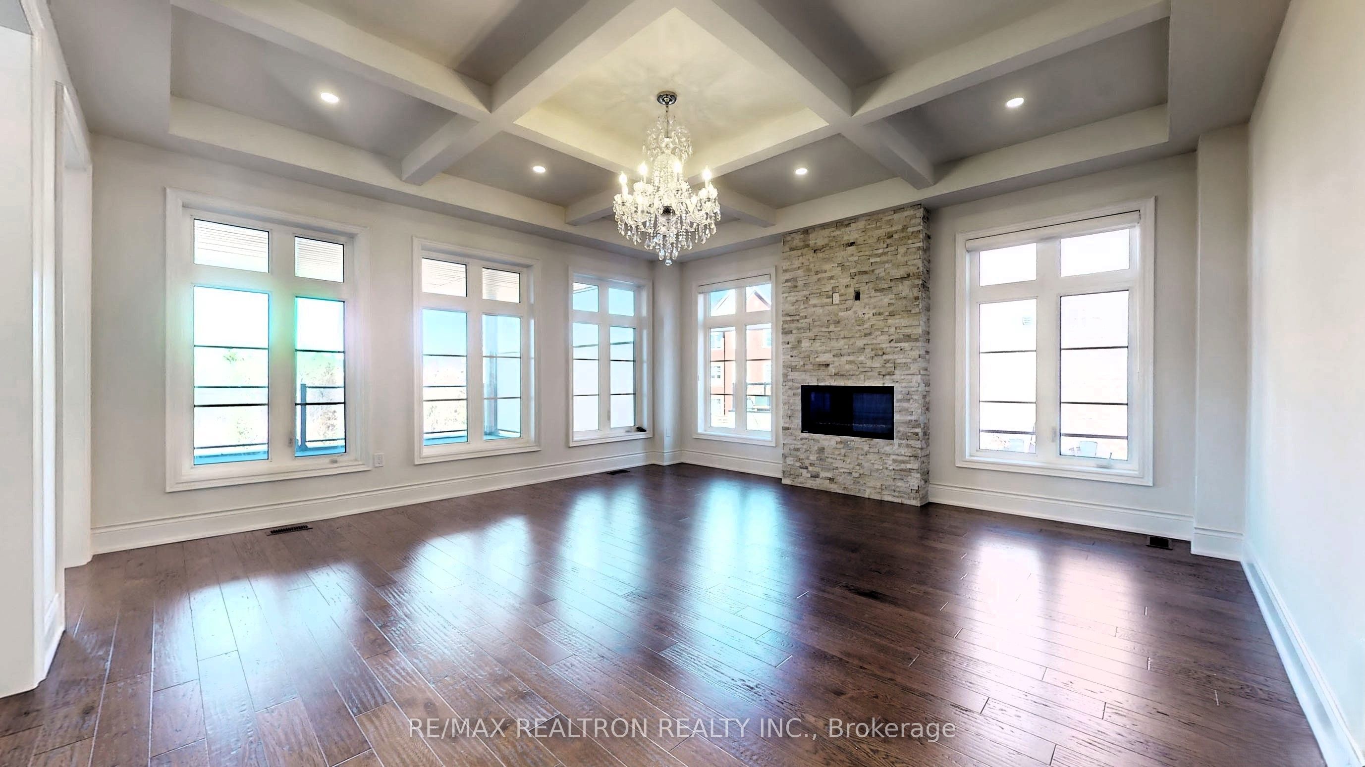52 Rolling Green Court Property Photo 12