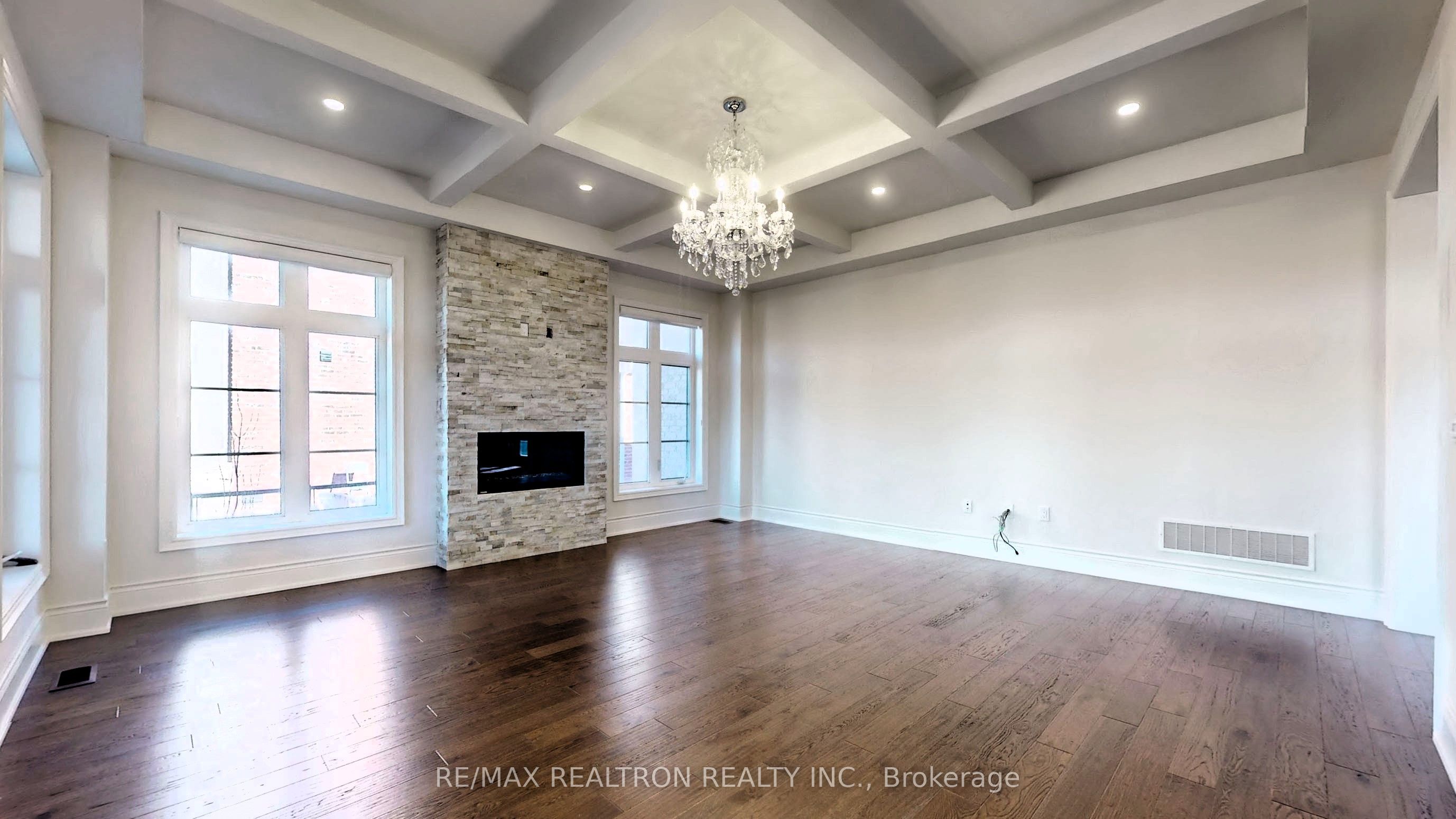 52 Rolling Green Court Property Photo 13