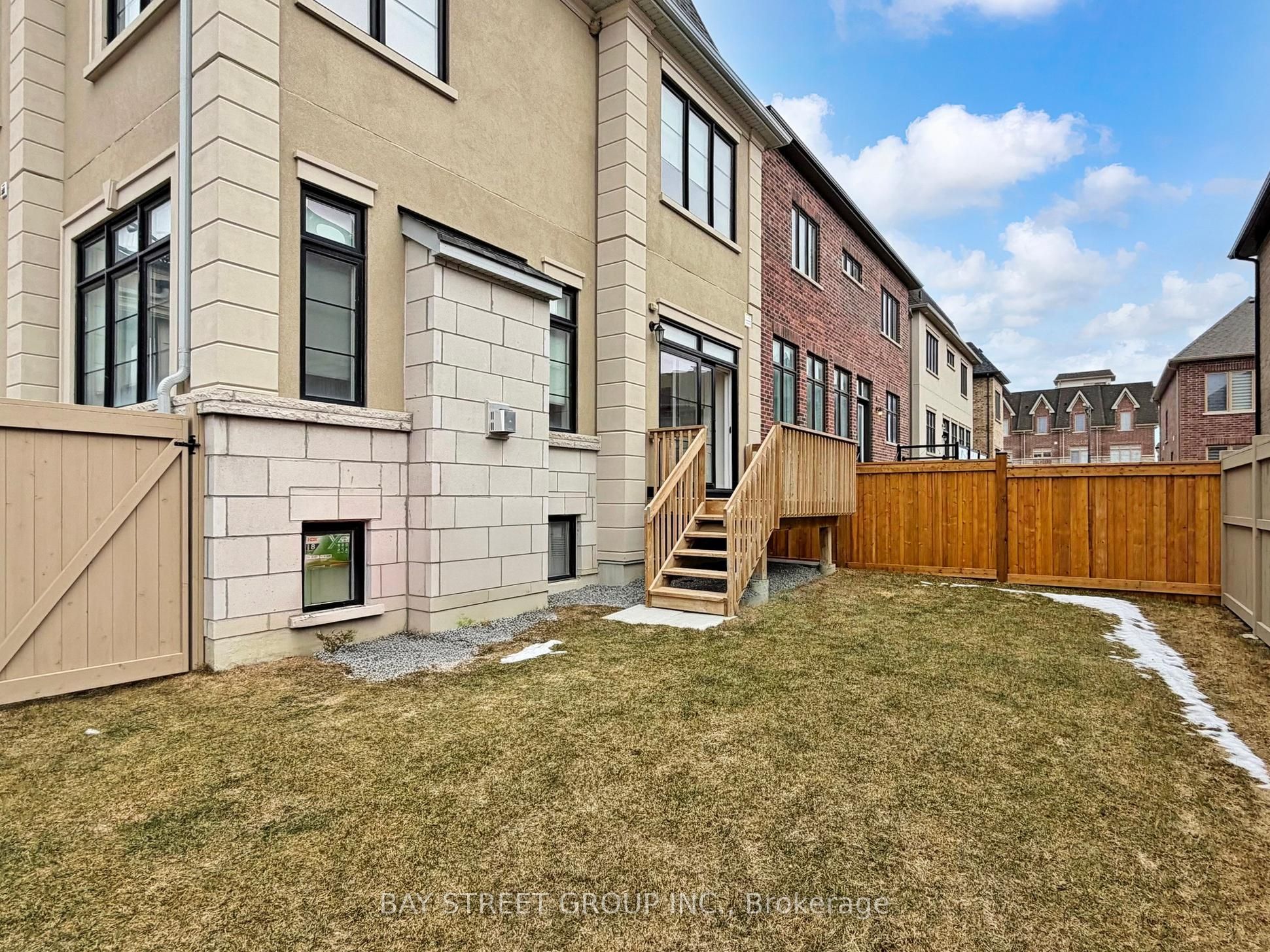 88 Harvey Bunker Crescent Property Photo 28
