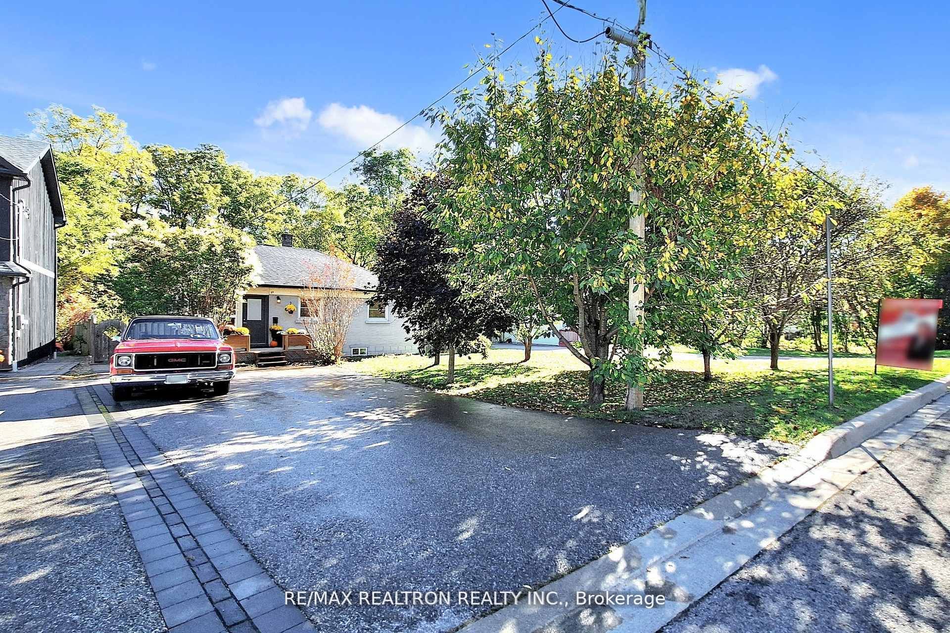 59 Machell Avenue Property Photo 3