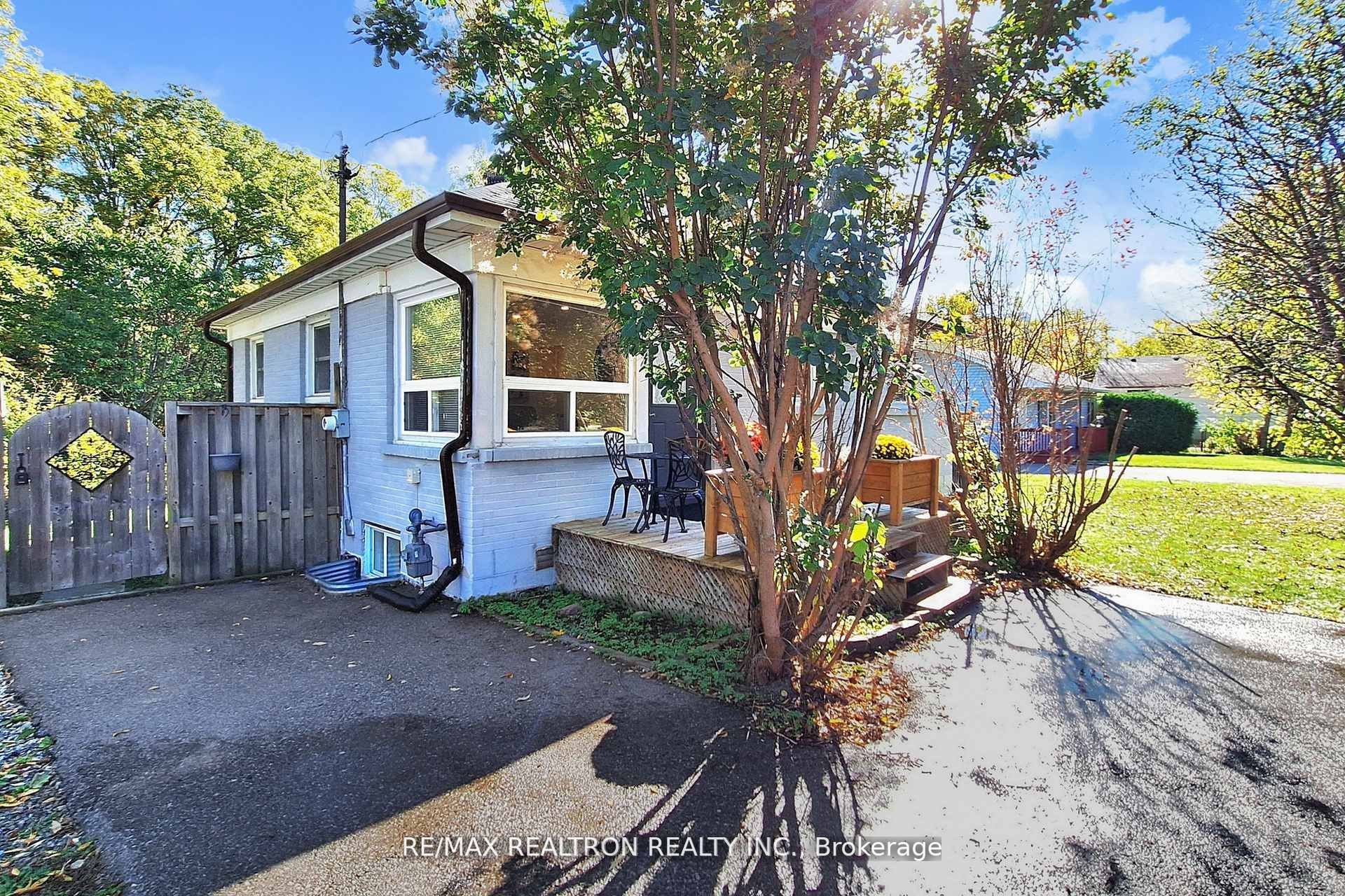59 Machell Avenue Property Photo 5