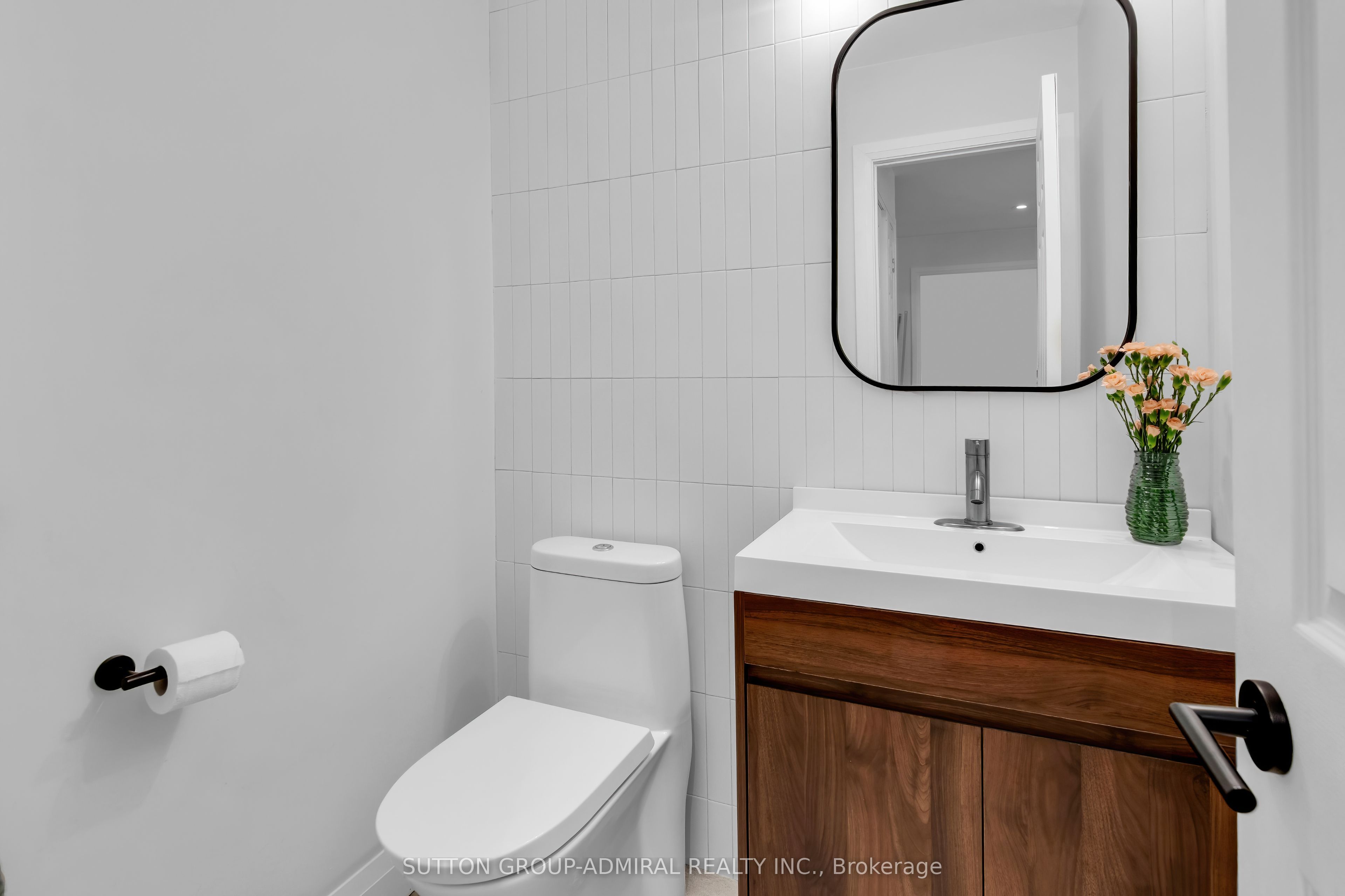253 Charlton Avenue Property Photo 3