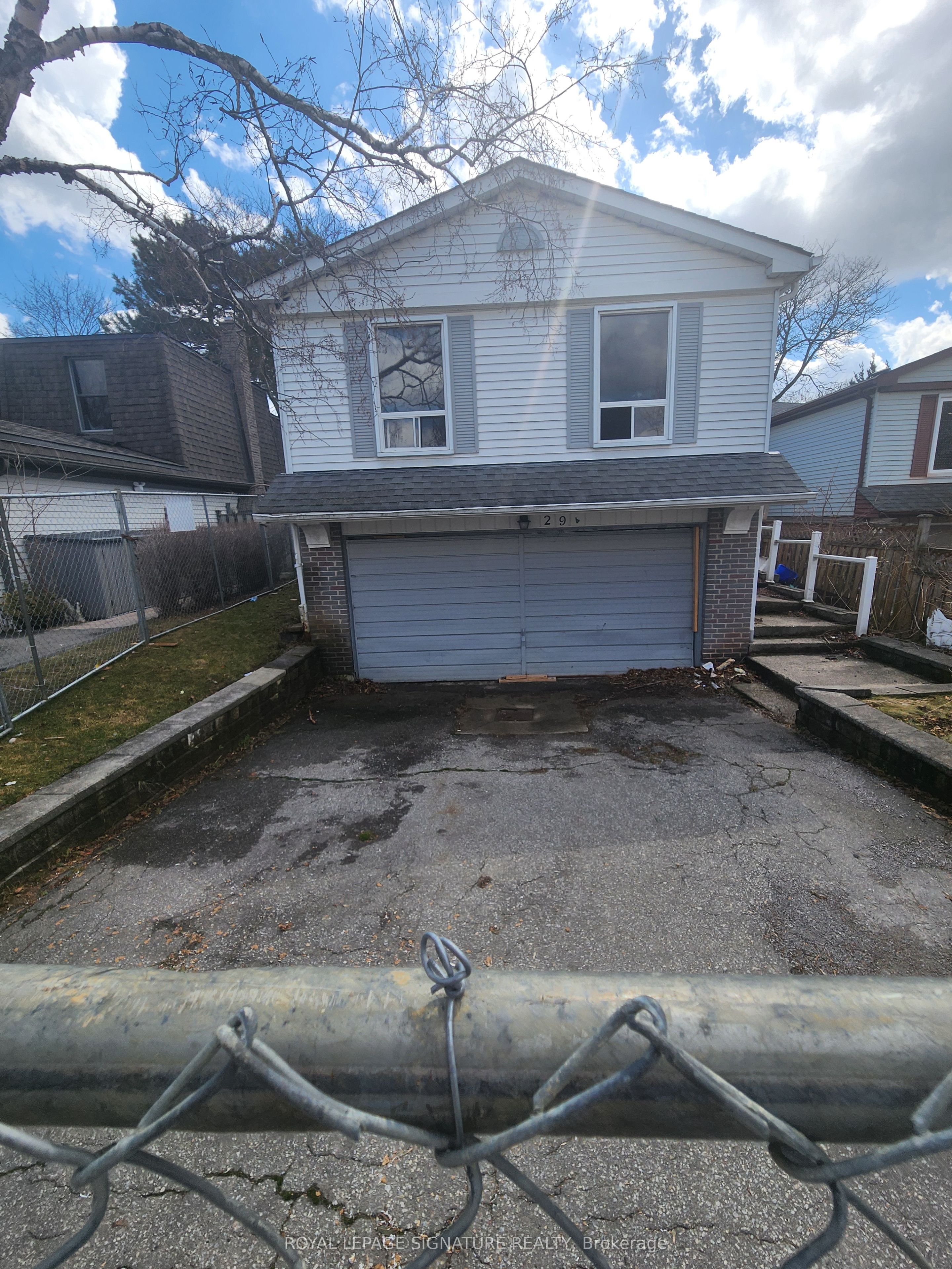 29 Lillooet Crescent Property Photo 2