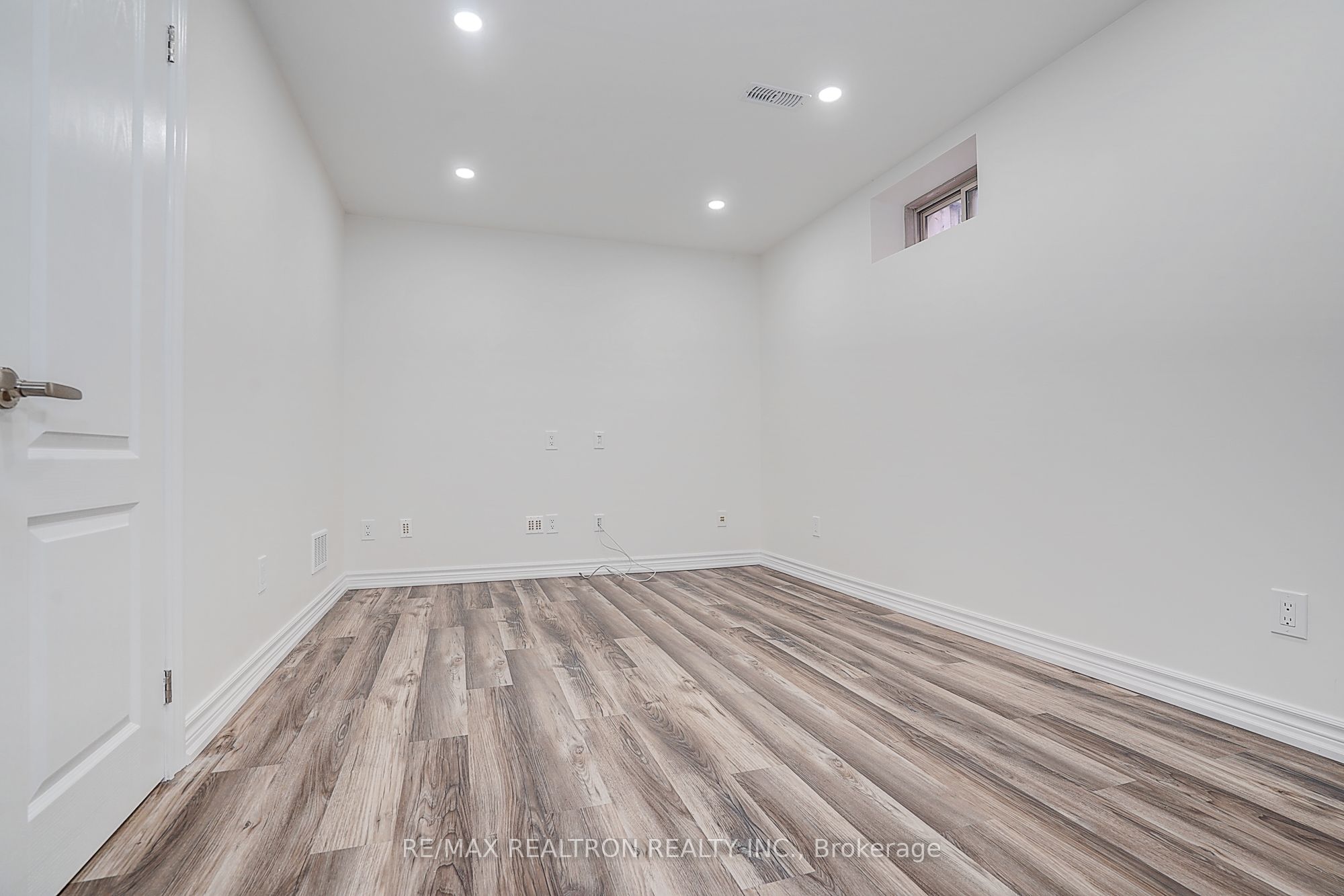 113 Riding Mountain Drive Property Photo 44