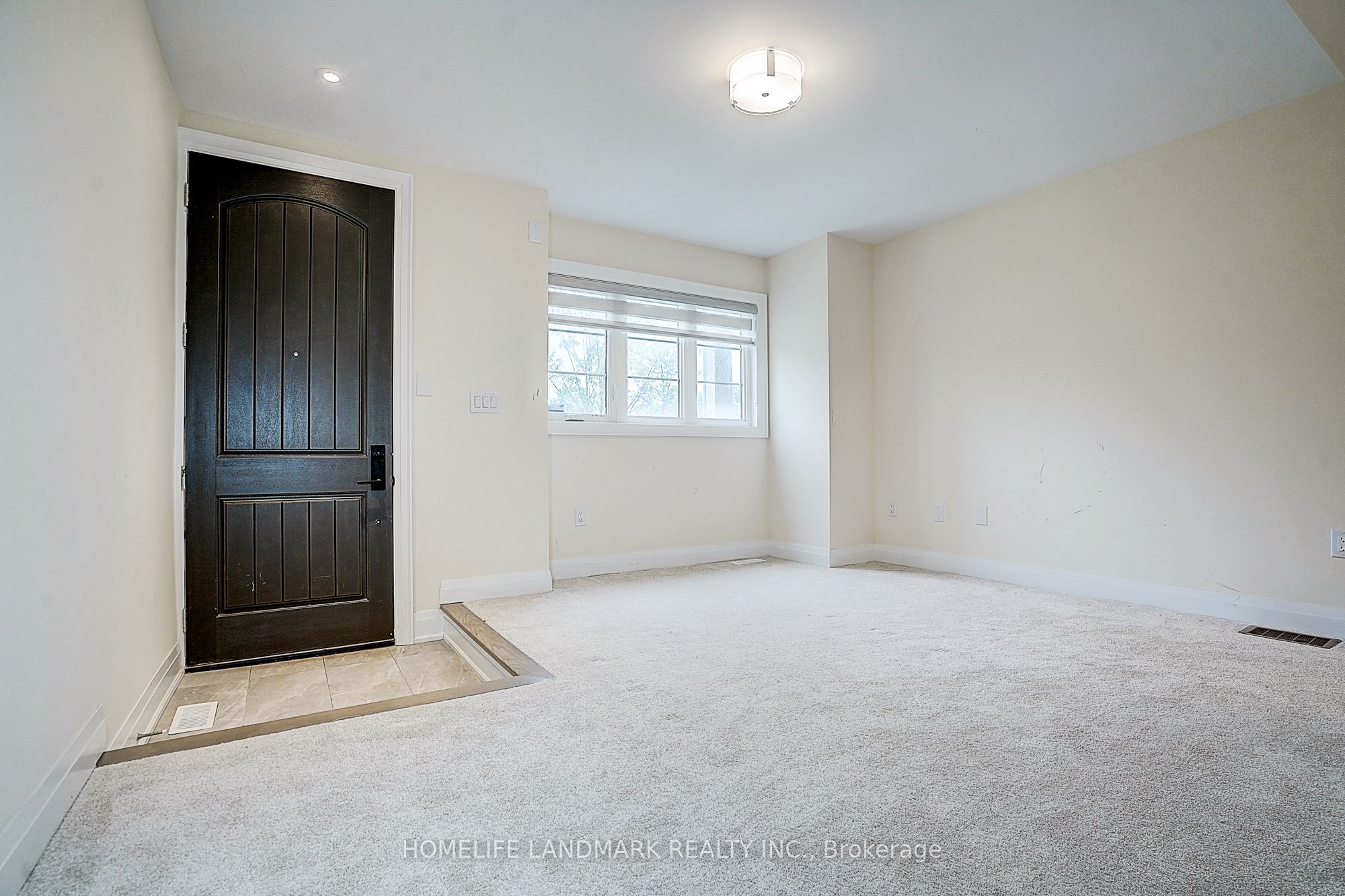 4263 Major Mackenzie Drive E Property Photo 9