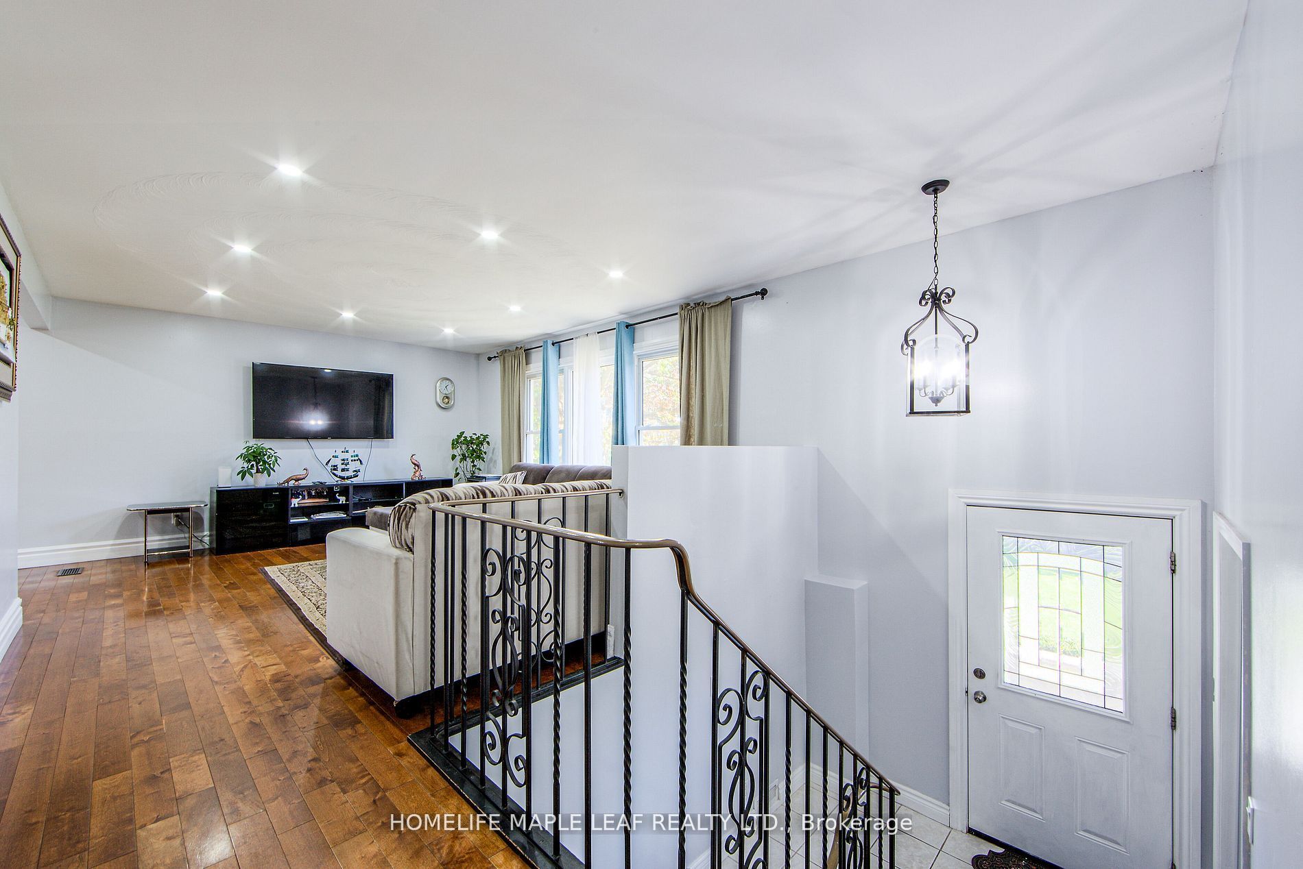 1630 Tottenham Road Property Photo 7