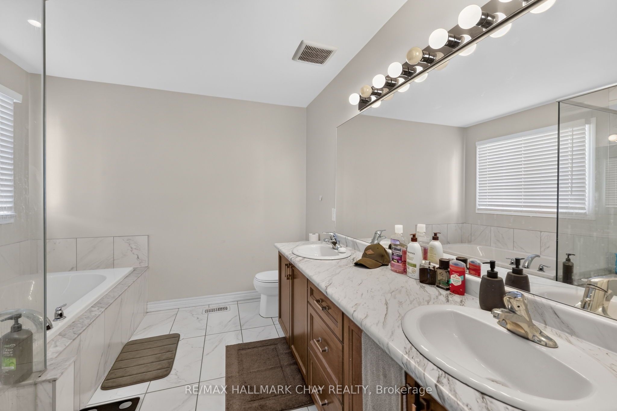 32 Jones Street Property Photo 23