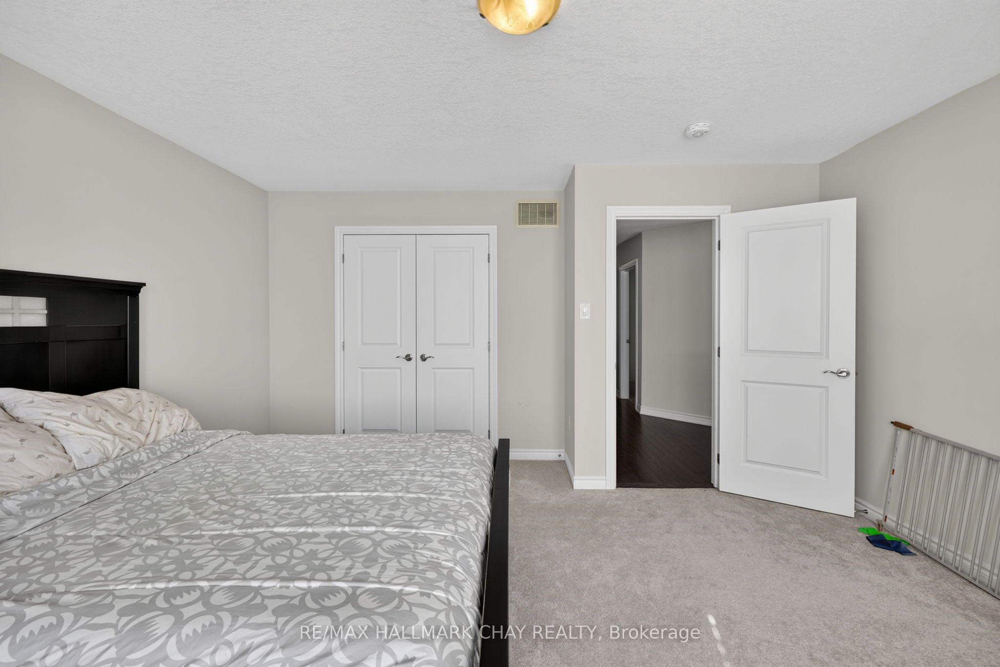32 Jones Street Property Photo 31