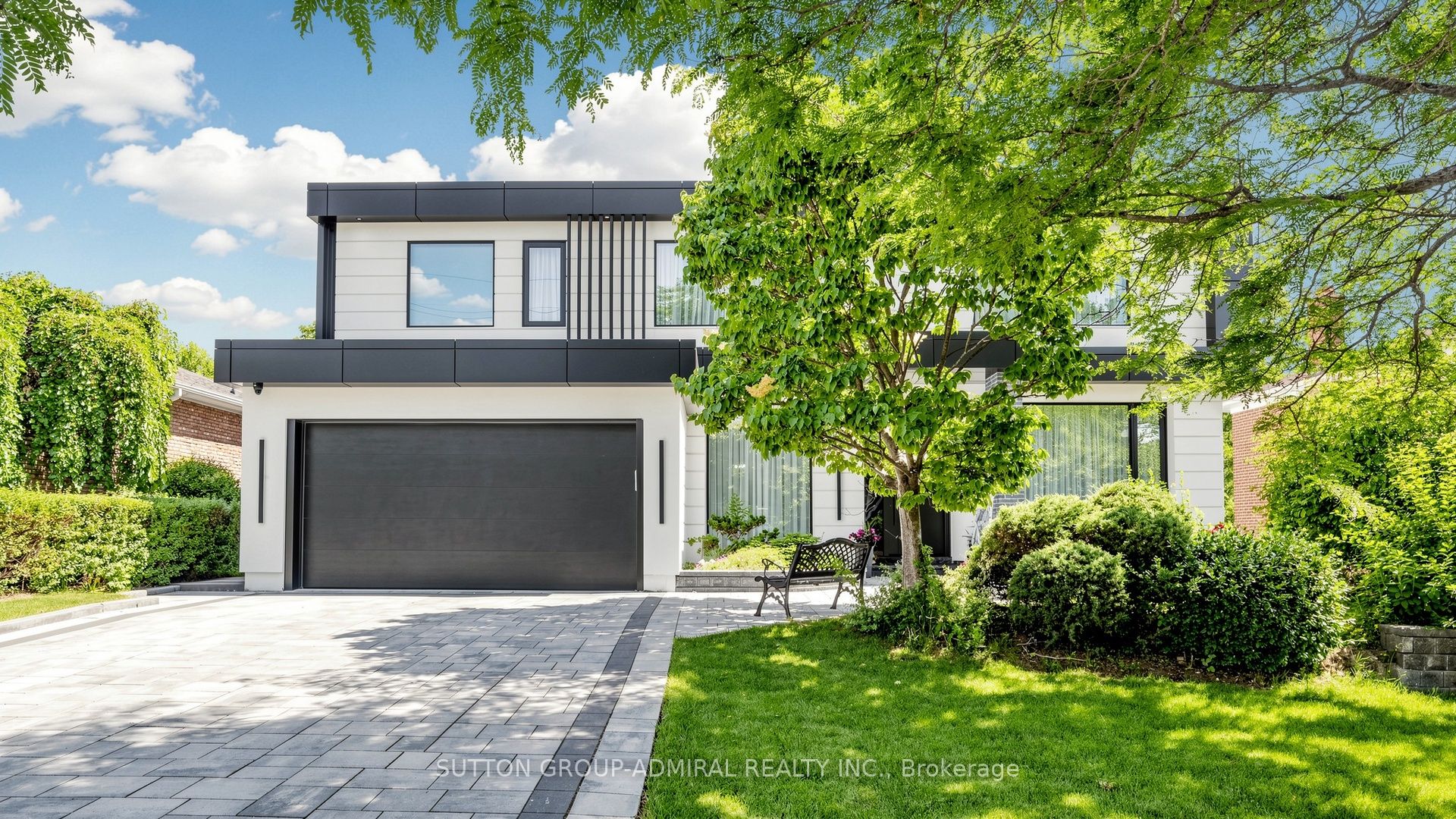 33 Thorny Brae Drive Property Photo 1