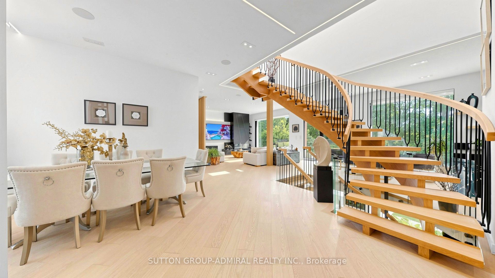 33 Thorny Brae Drive Property Photo 8