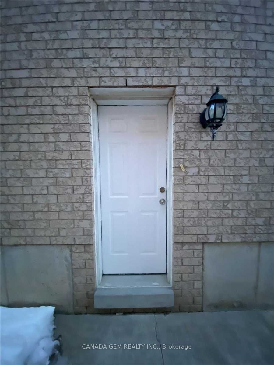 54 Clearmeadow Boulevard Property Photo 3